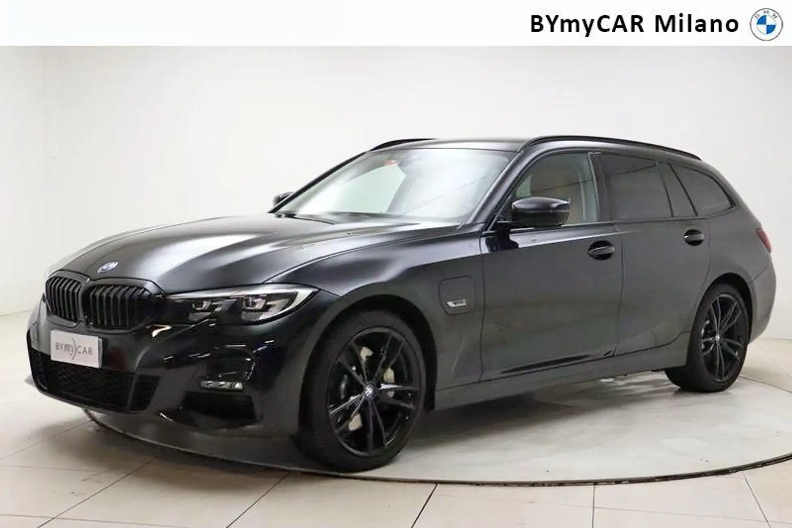 BMW 330 e Touring xdrive auto Black - 1