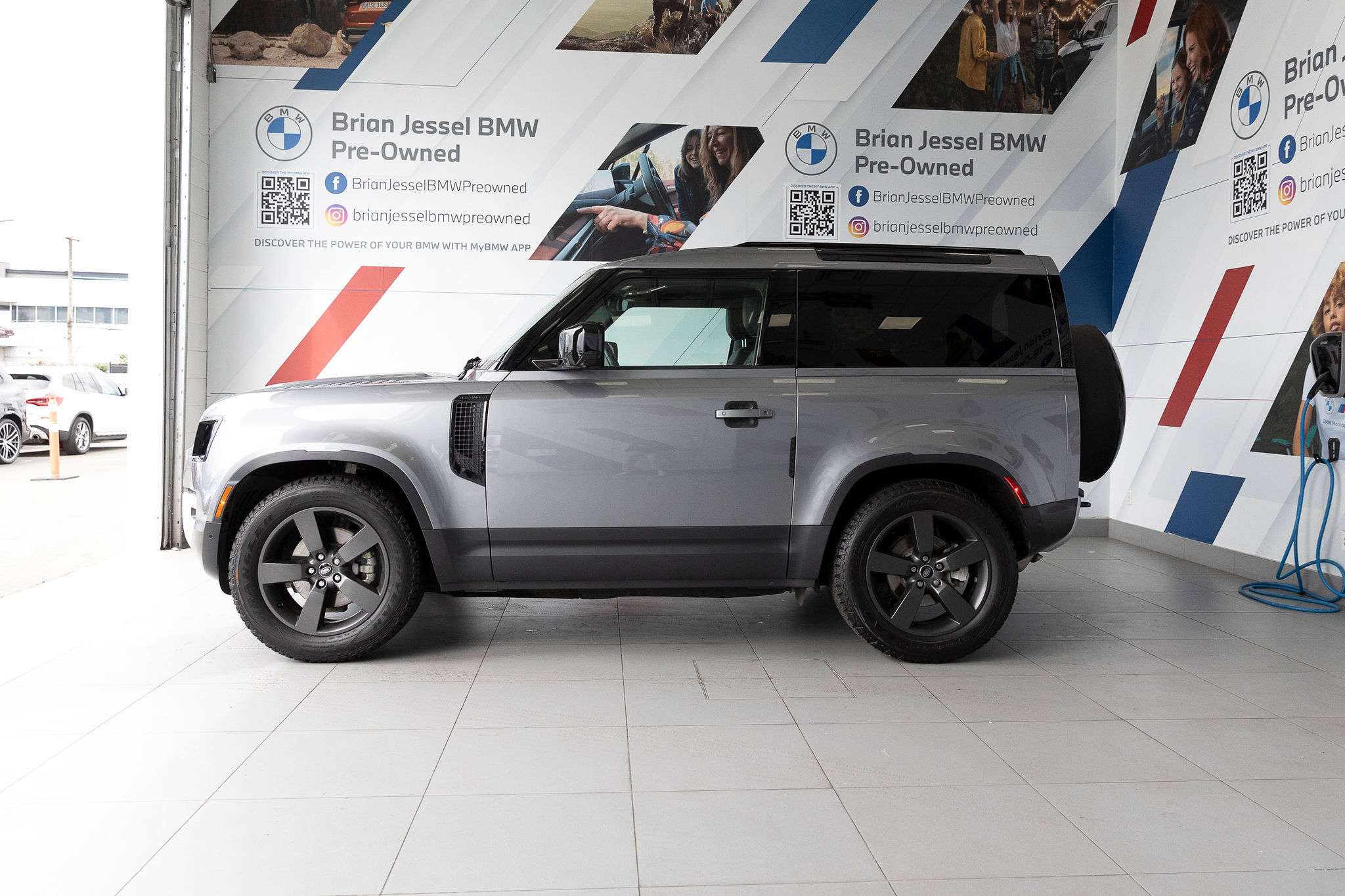 2024 Land Rover Defender 90 P300 S - Advanced Off-Road Package thumb 6