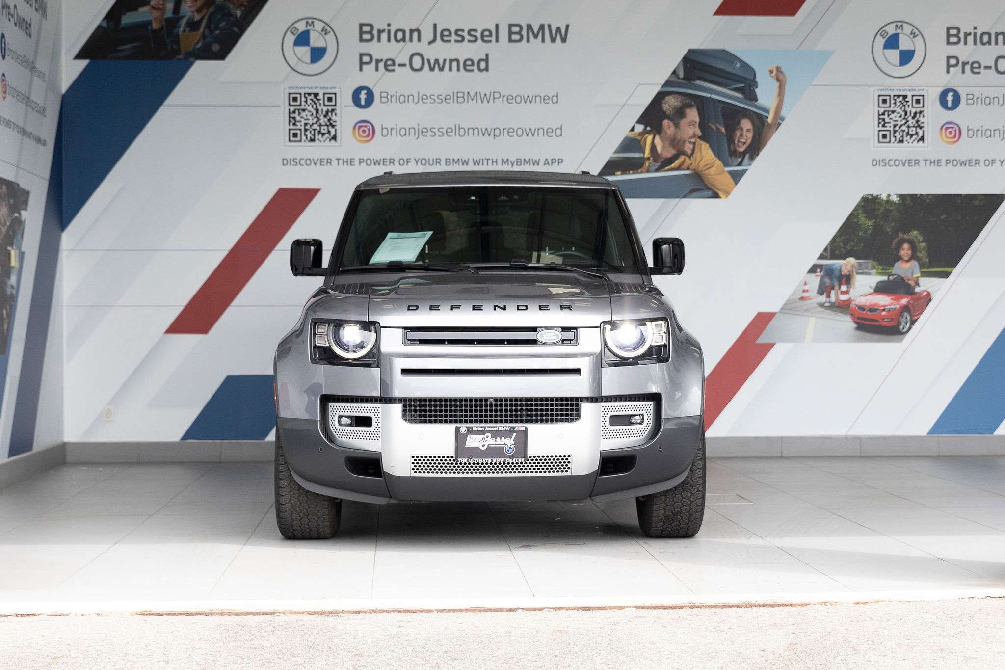 2024 Land Rover Defender 90 P300 S - Advanced Off-Road Package alt 3