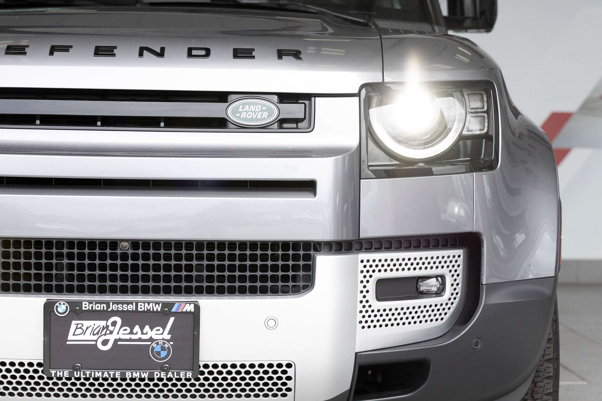 2024 Land Rover Defender 90 P300 S - Advanced Off-Road Package alt 4