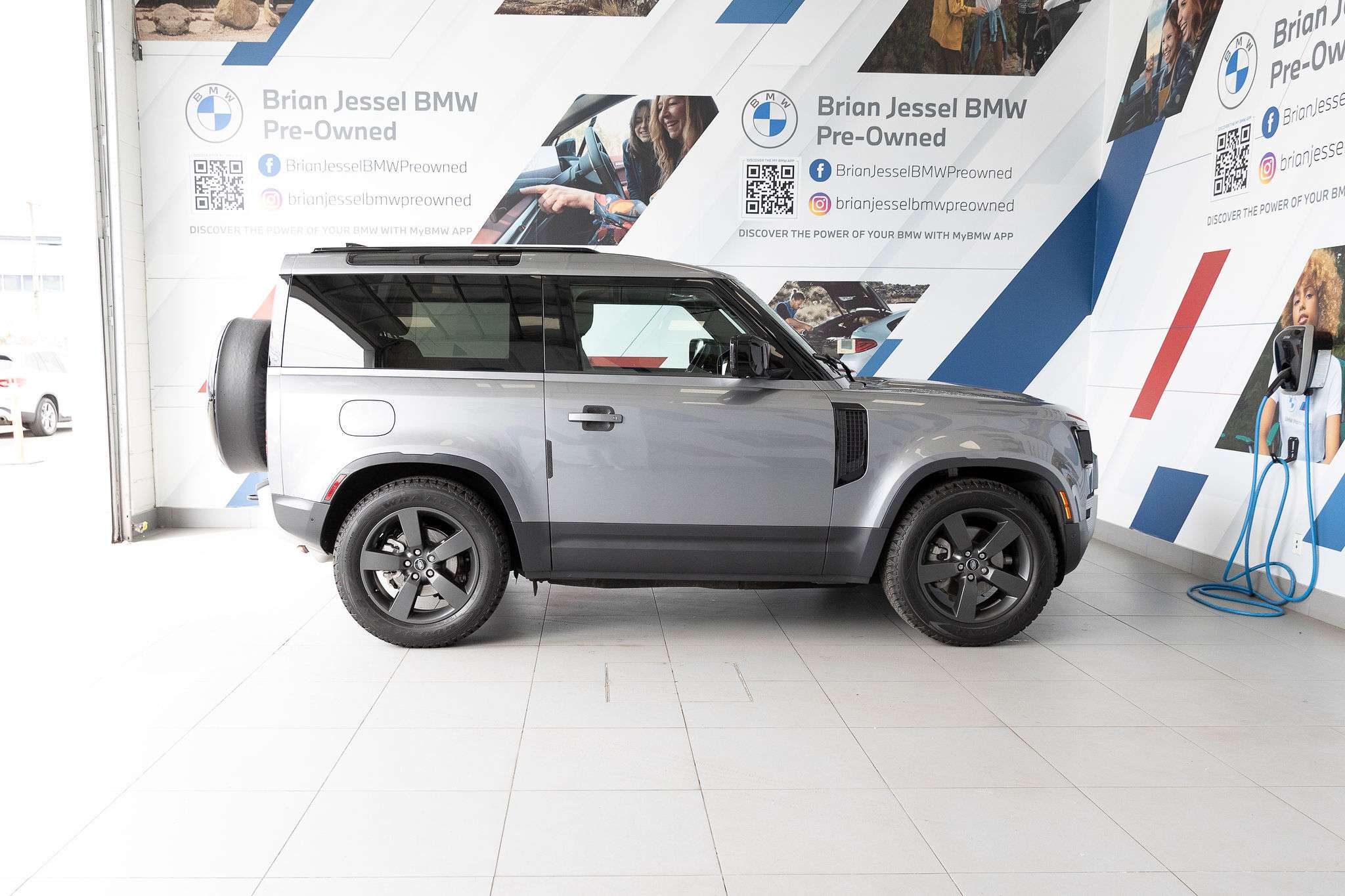 2024 Land Rover Defender 90 P300 S - Advanced Off-Road Package thumb 16