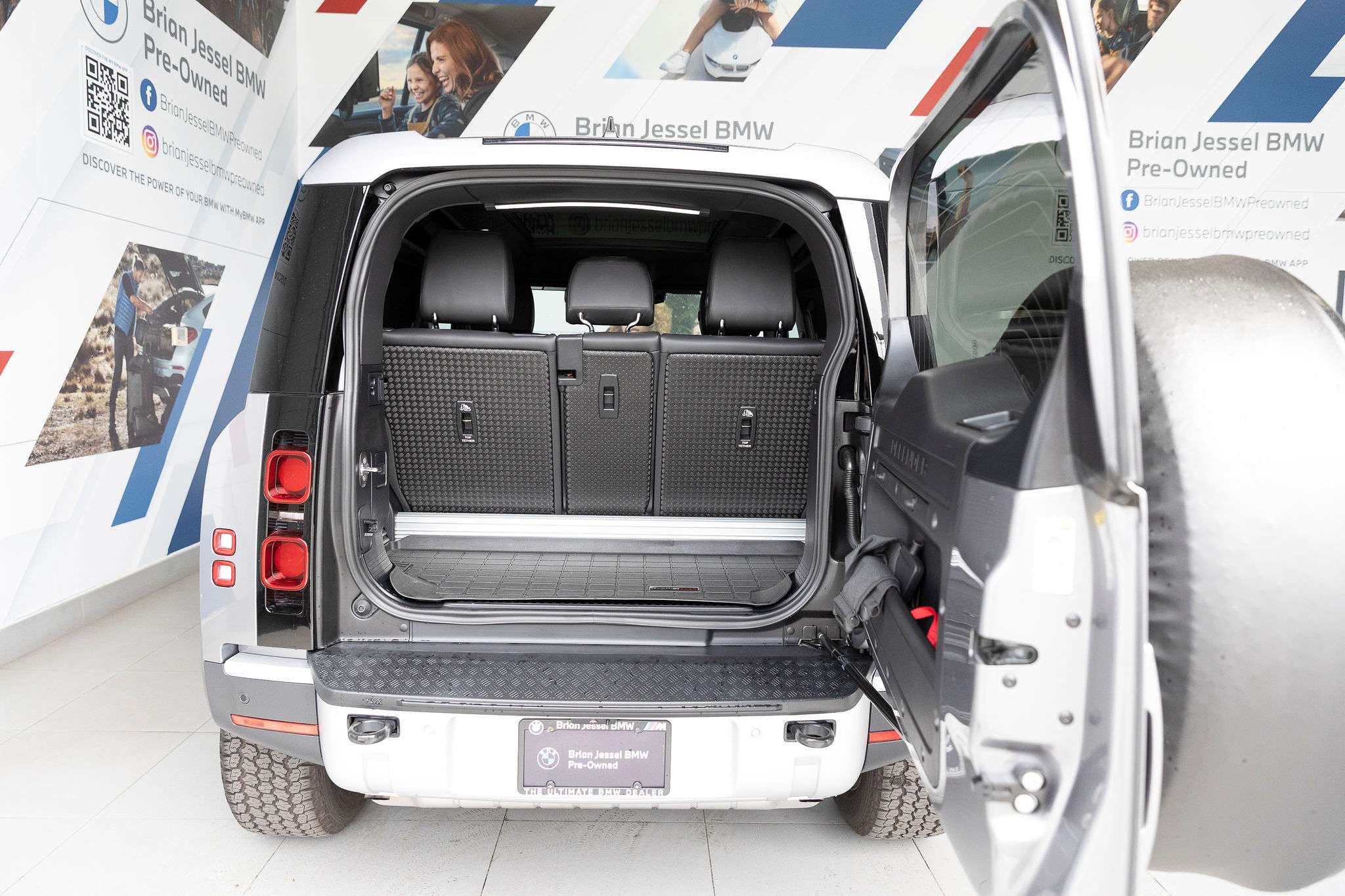 2024 Land Rover Defender 90 P300 S - Advanced Off-Road Package thumb 14