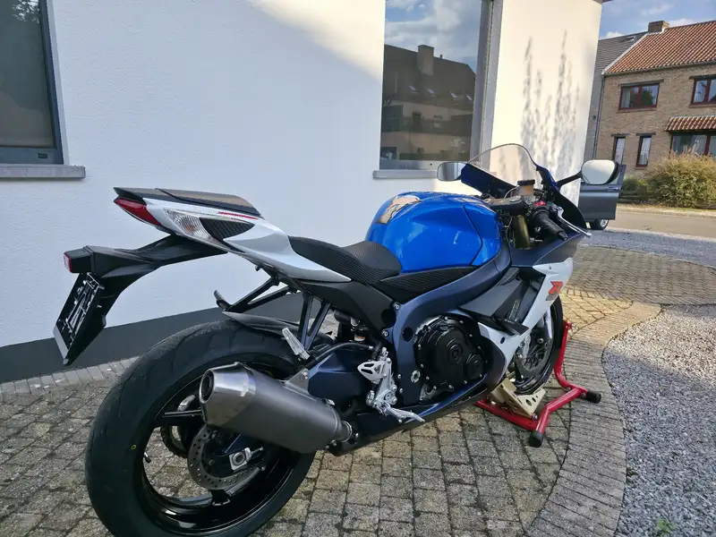 Suzuki GSX-R 750 - foto 5