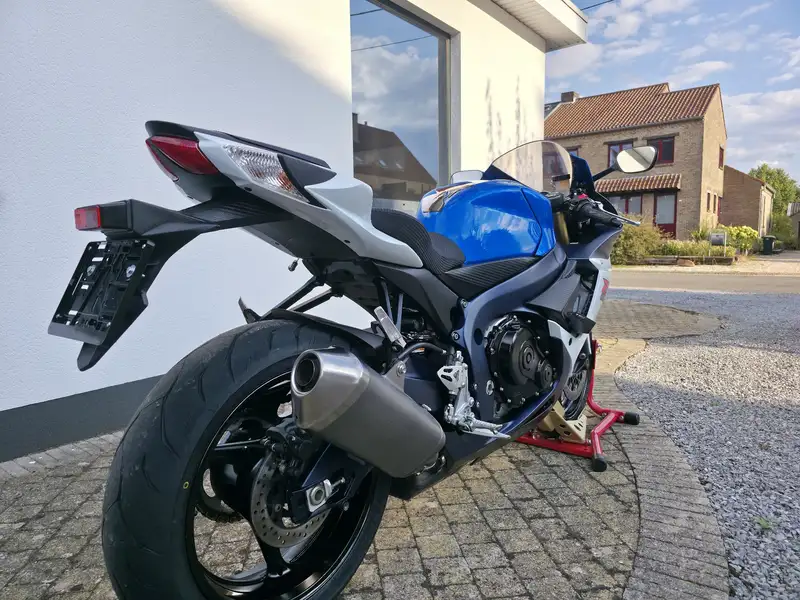 Suzuki GSX-R 750 - foto 7