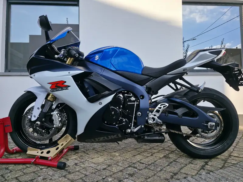 Suzuki GSX-R 750 - foto 8
