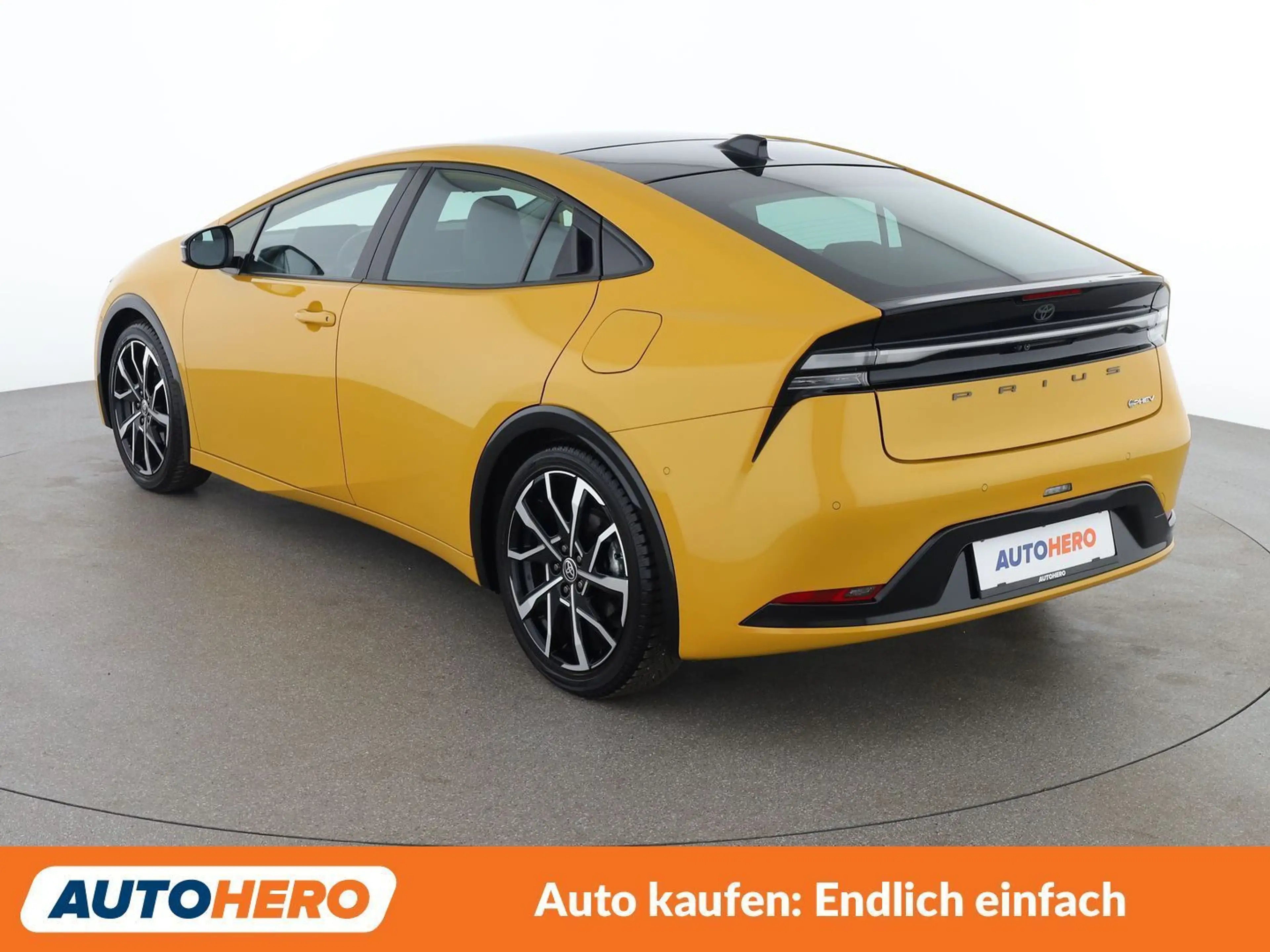 Toyota Prius 2.0 Plug-in Hybrid Executive — photo 4
