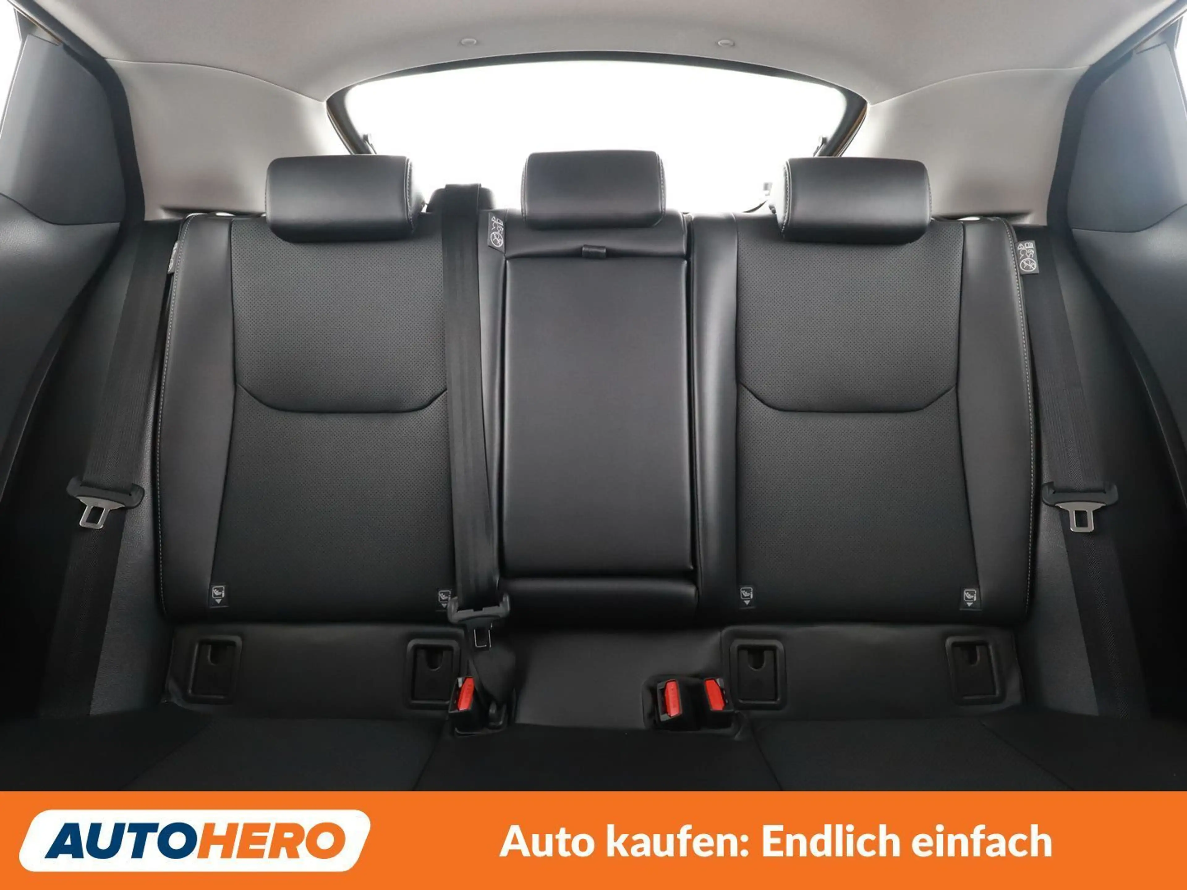 Toyota Prius 2.0 Plug-in Hybrid Executive — photo 15