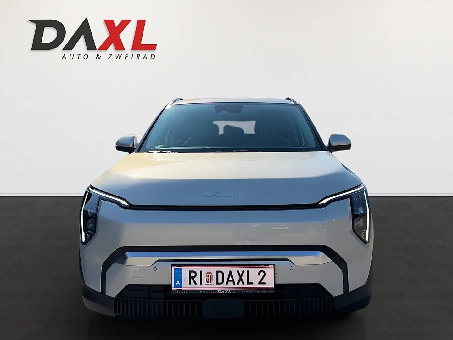 Kia EV3 FWD 81,4kWh Long Range Earth *VFW* Silber - 2