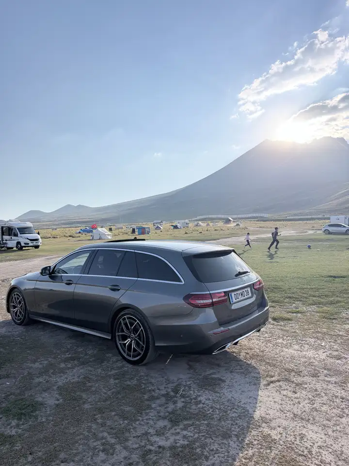 Mercedes-Benz E 300
