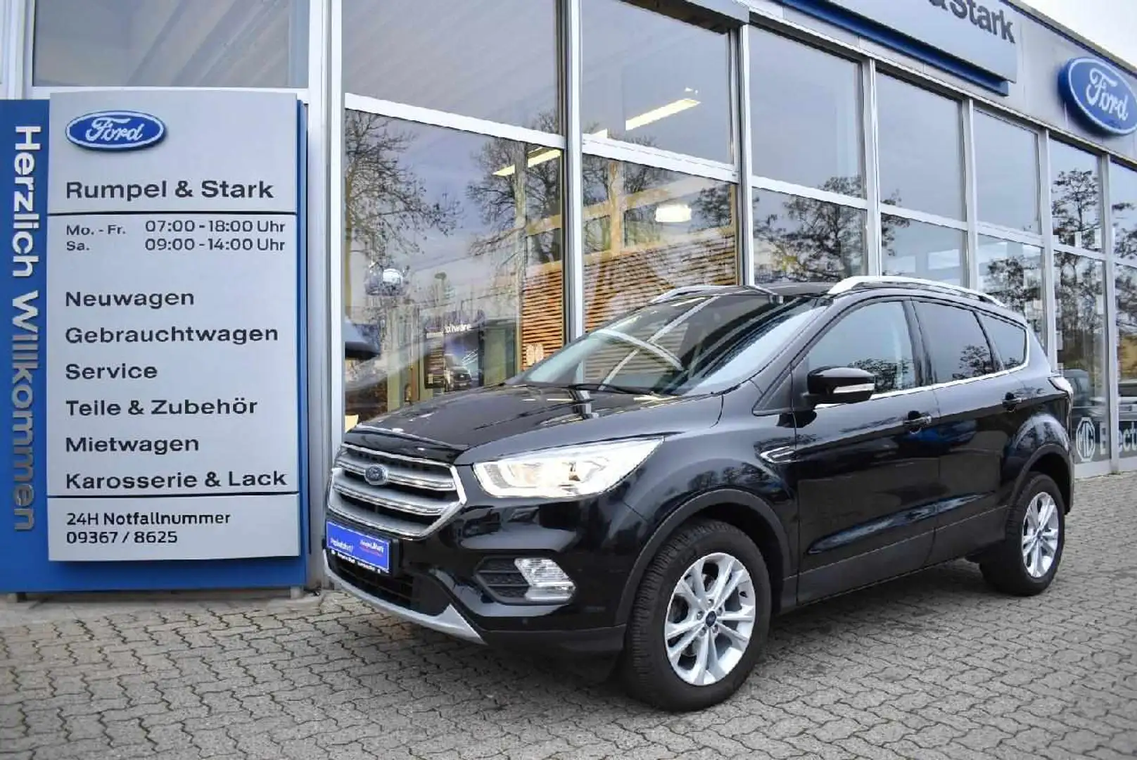 Ford Kuga Titanium Schwarz - 1
