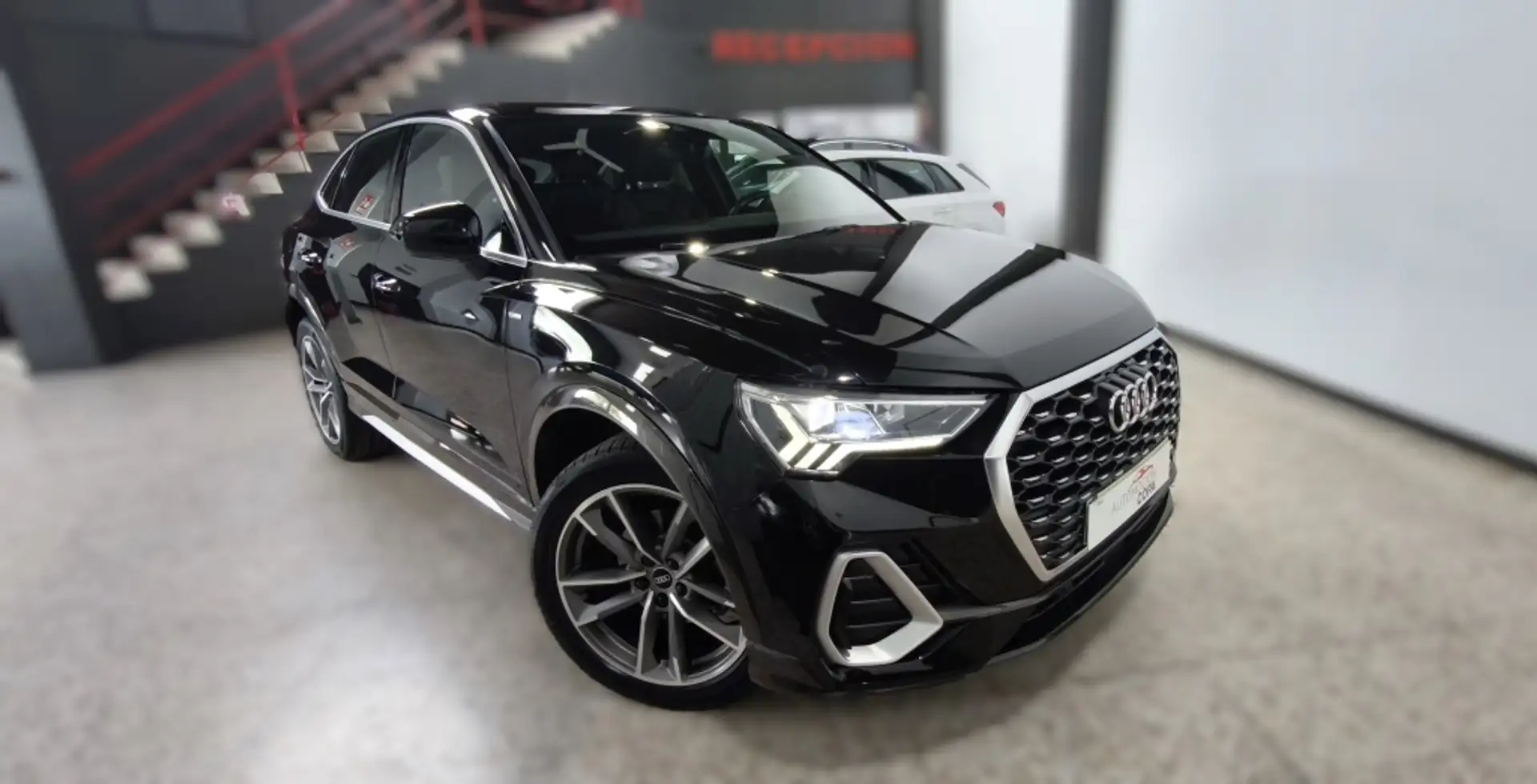 Audi Q3 35 TDI S line 110kW Noir - 1