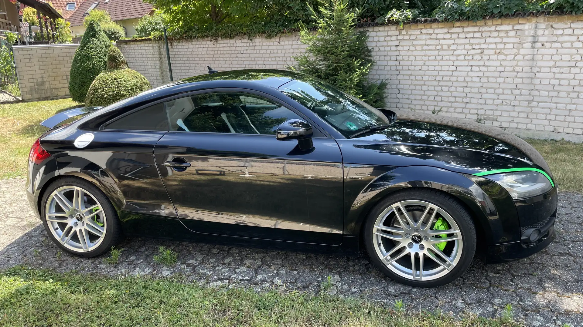 Audi TT 2.0 TFSI Coupe Schwarz - 1