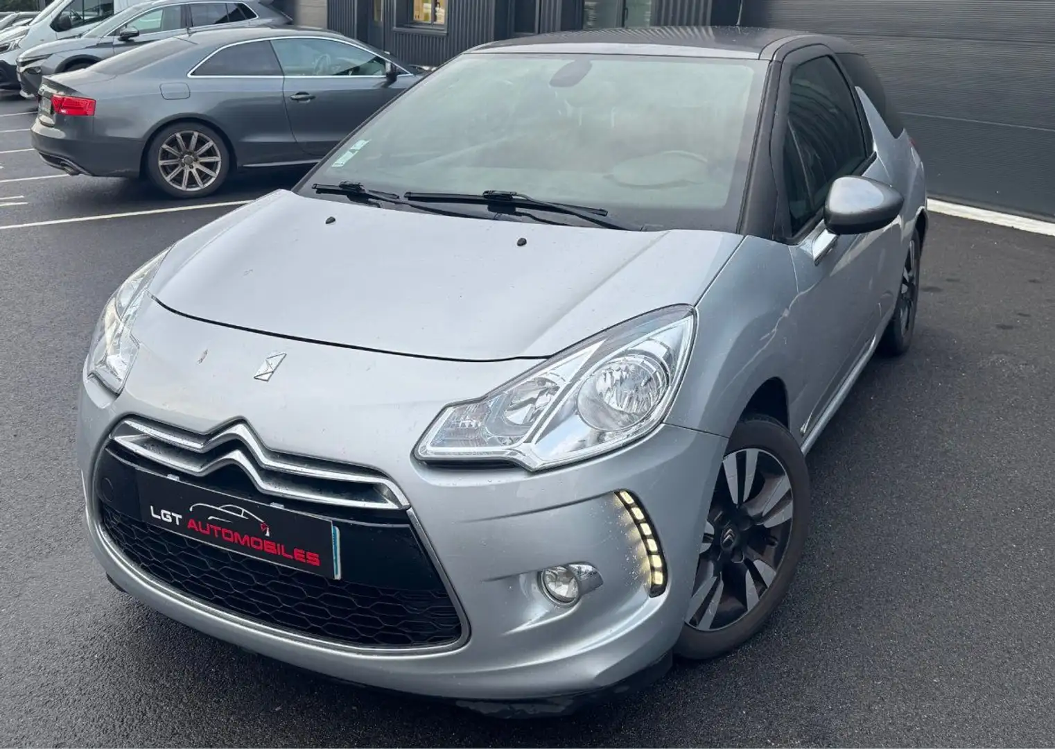 Citroen DS3 Citroën 1.6 e-HDi115 Ultra Prestige Grau - 2
