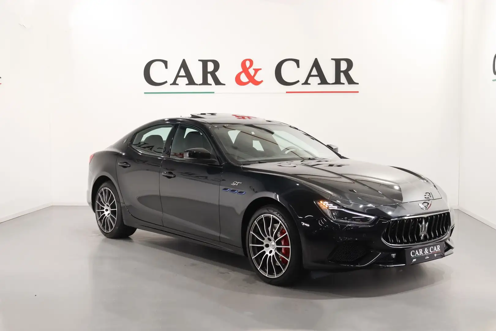 Maserati Ghibli GT Hybrid 330 CV Ultima Nerissimo/Sport Pack Nero - 1