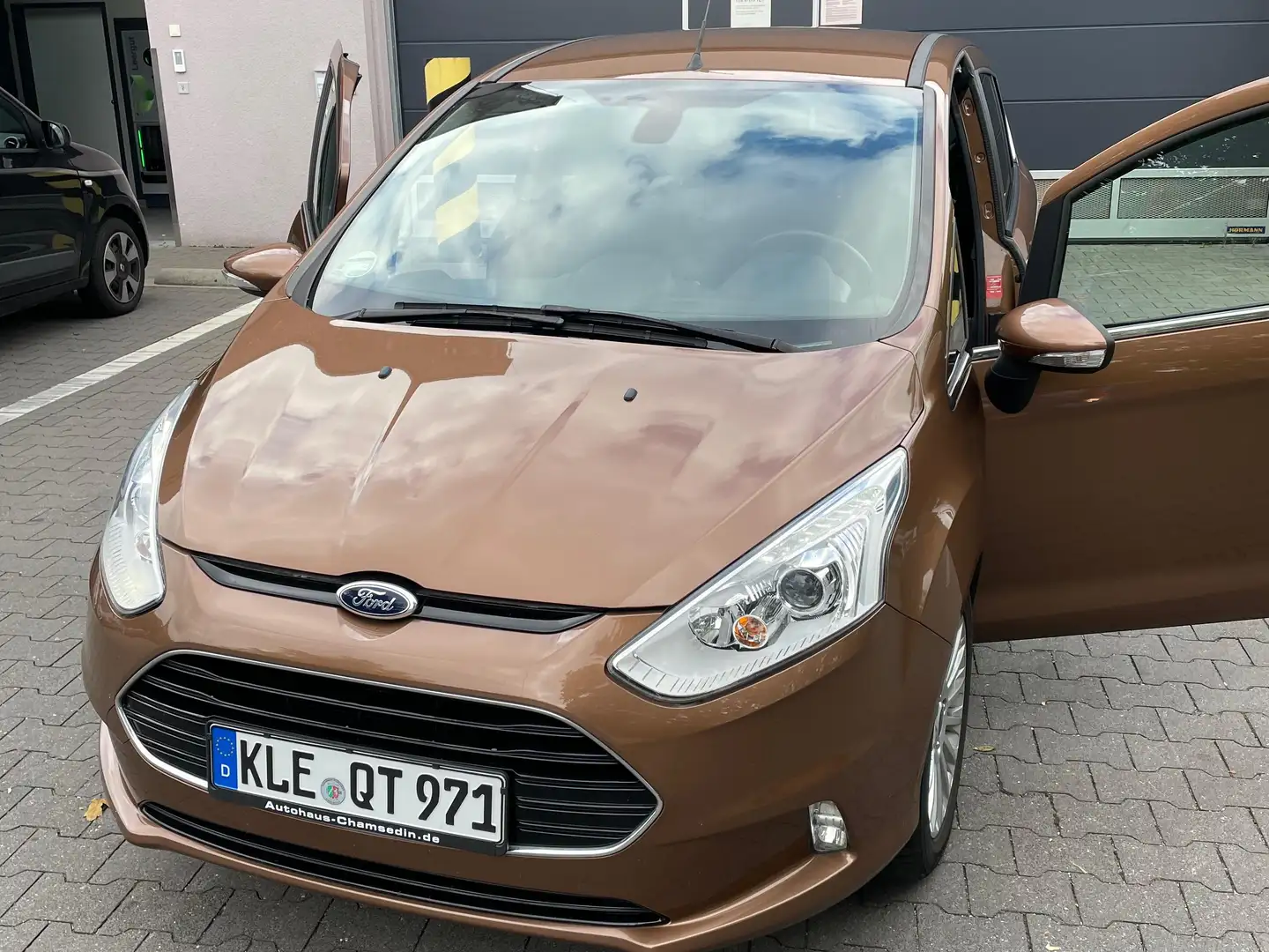 Ford B-Max B-MAX 1.0 EcoBoost Titanium Braun - 1