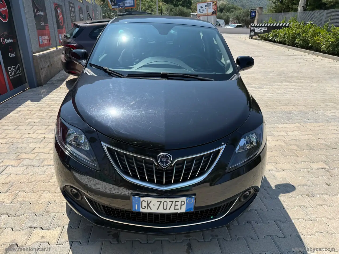 Lancia Ypsilon 1.2 69 CV 5p. GPL Silver Plus Negro - 2