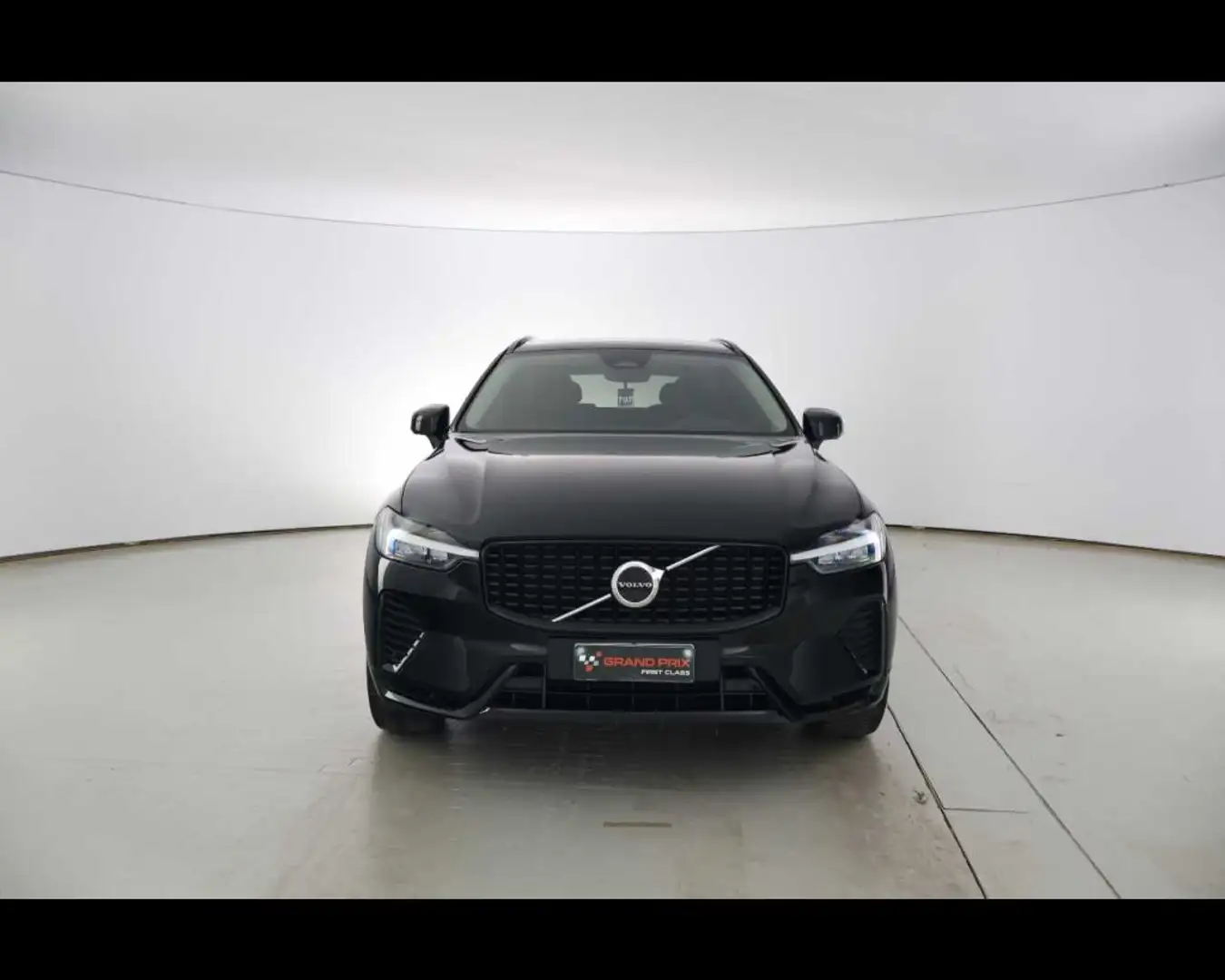 Volvo XC60 B4 (d) automatico Plus Dark Nero - 2