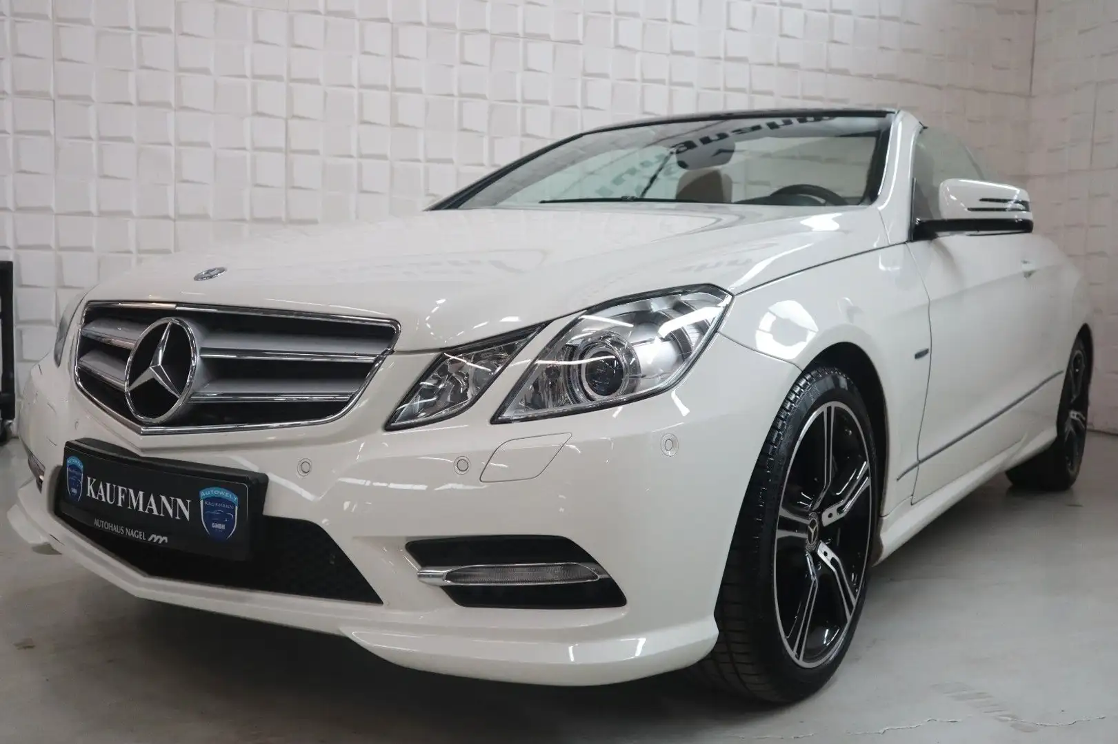 Mercedes-Benz E 500 CGI Cabrio BlueEfficiency Xenon Navi Leder Blanco - 1
