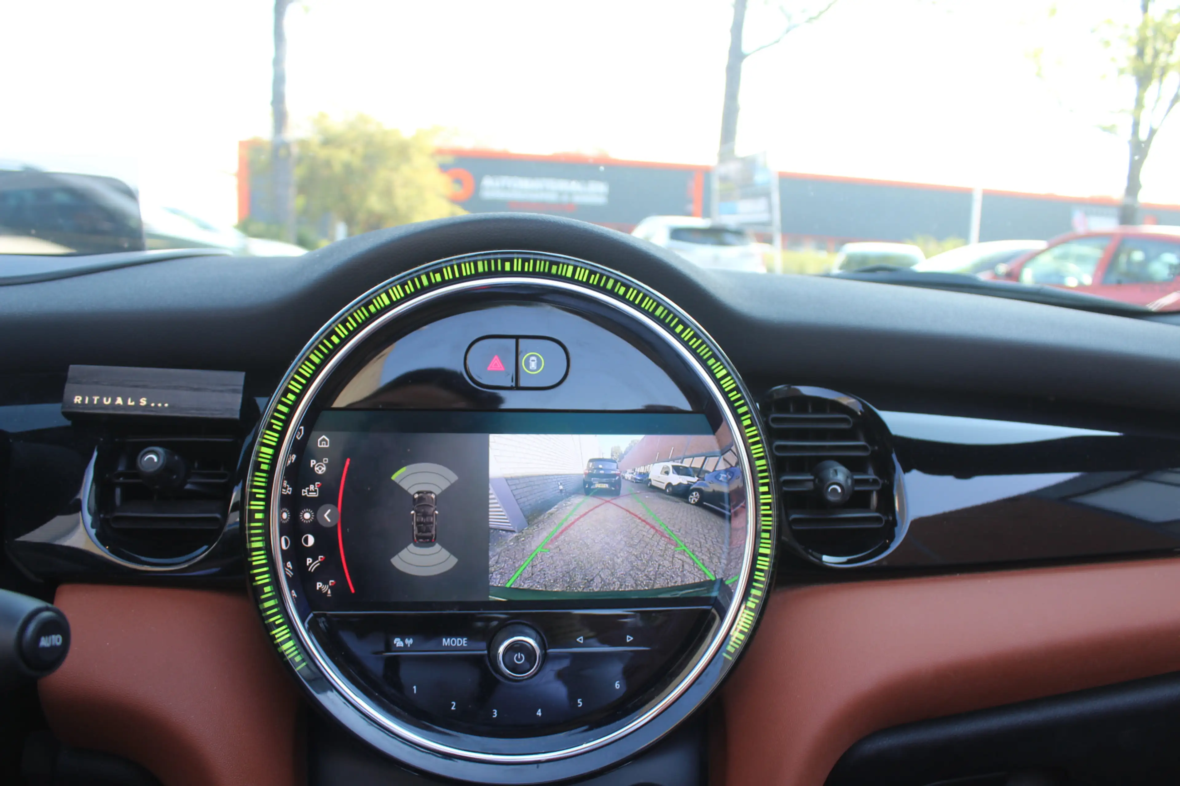 MINI Cooper Cabrio 1.5 John Cooper Works l Britisch racing green l Ch — photo 10