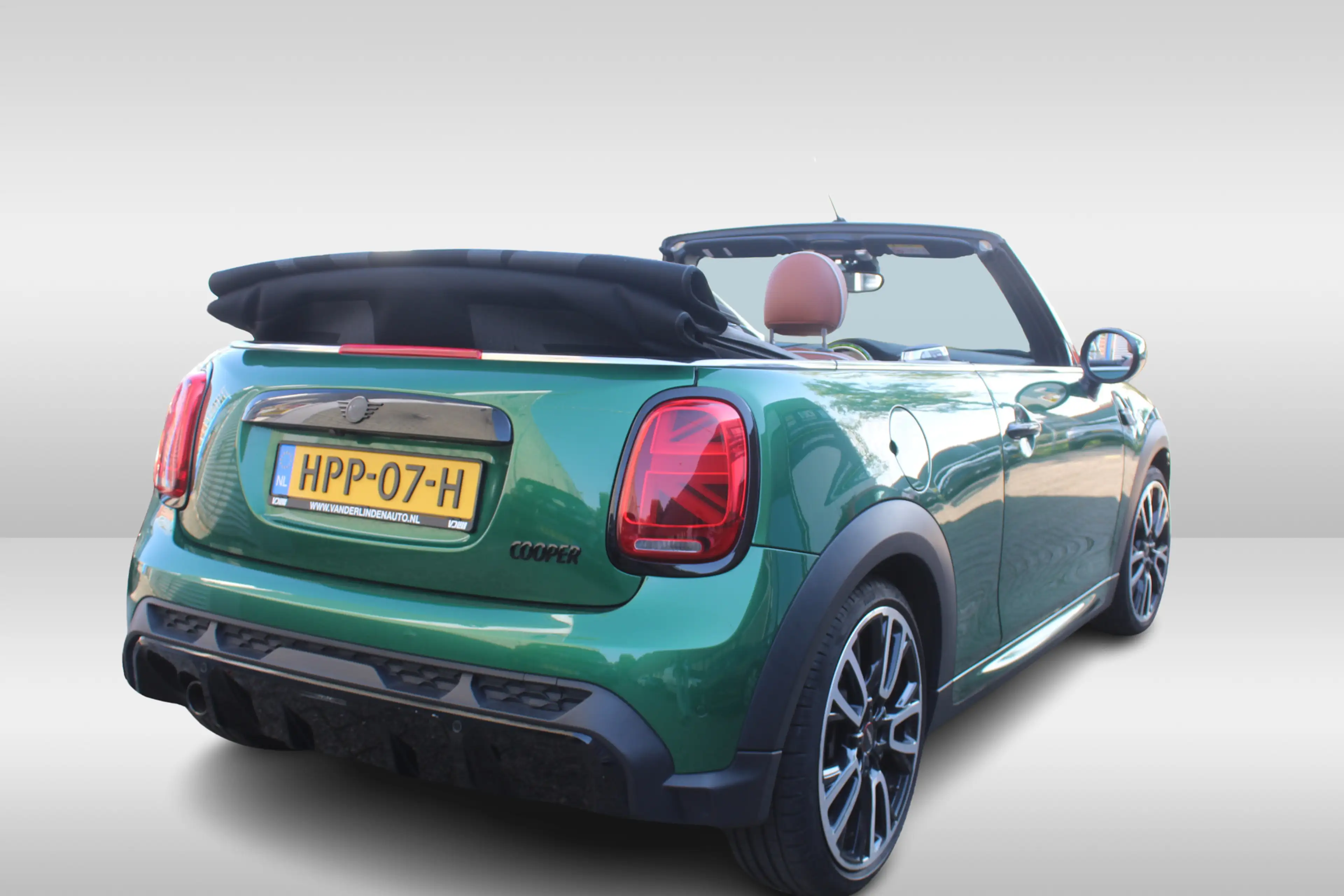MINI Cooper Cabrio 1.5 John Cooper Works l Britisch racing green l Ch — photo 6