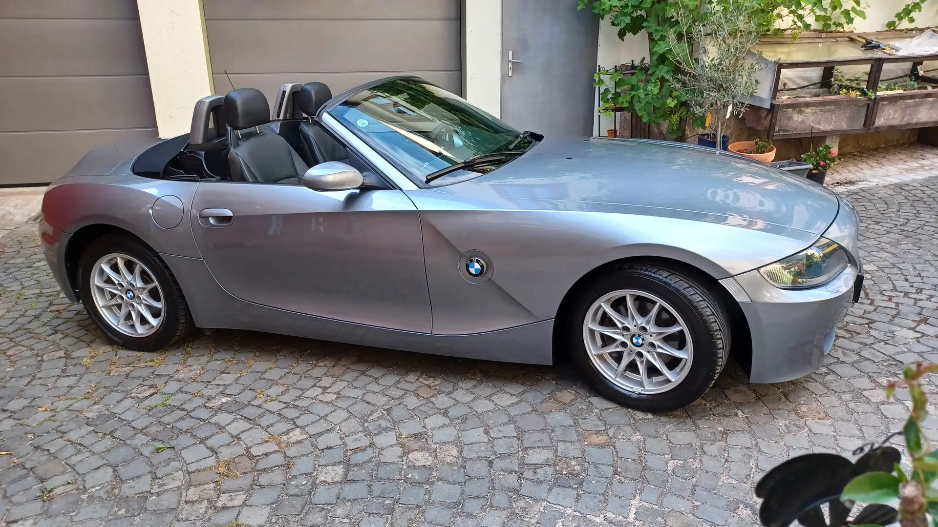BMW Z4 Z4 Roadster roadster 2.0i Grau - 1
