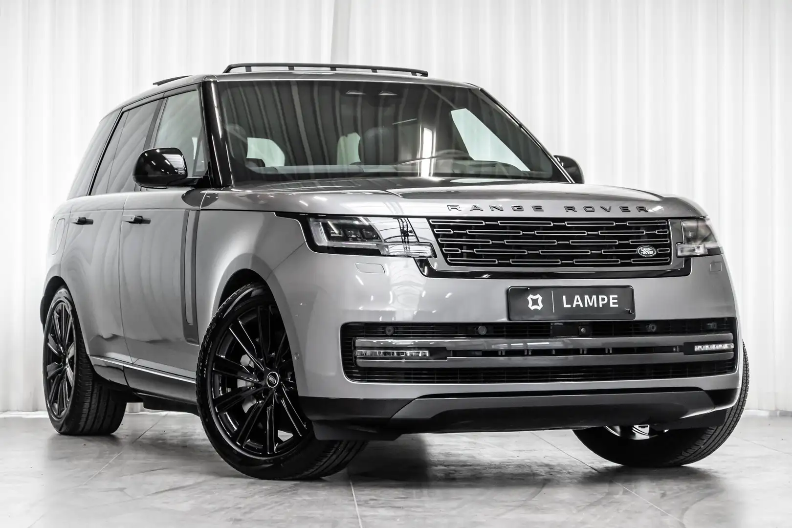 Land Rover Range Rover P460e HSE Pano Trekhaak Shadow Meridian3D Surround Grijs - 1