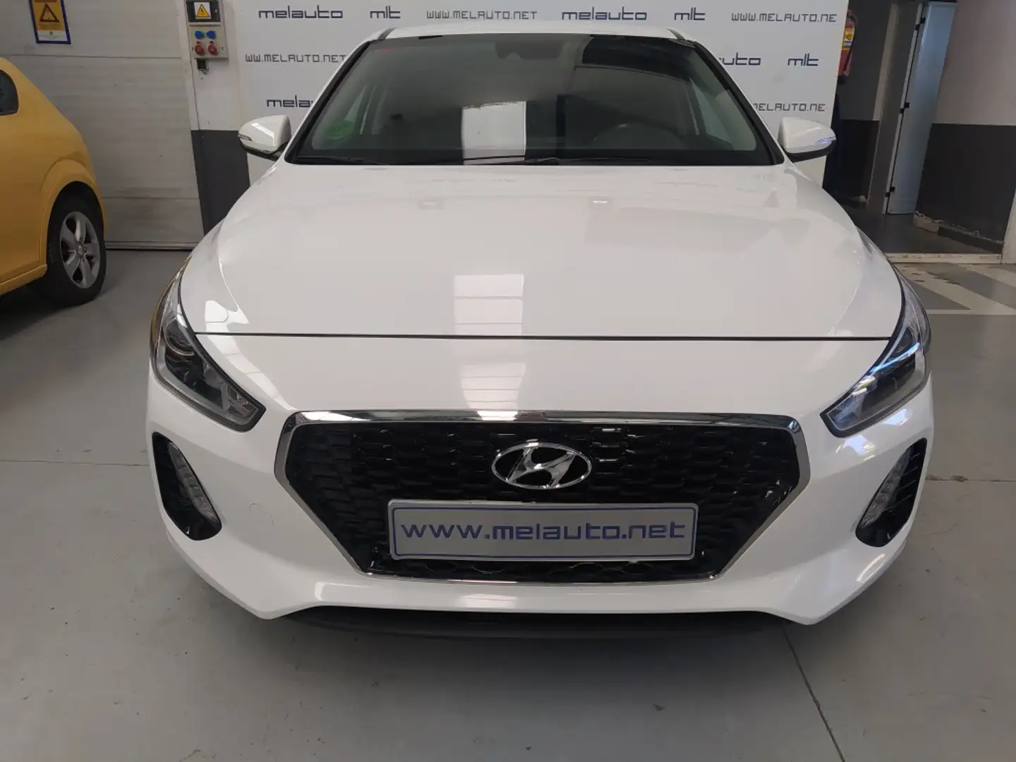 Hyundai i30 1.6CRDi Klass 116 Blanc - 1
