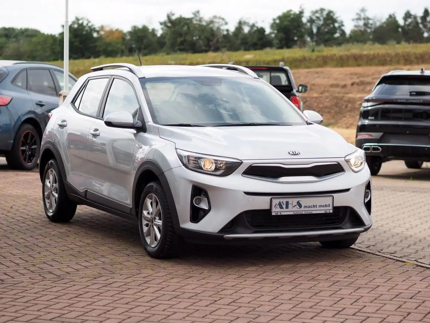 Kia Stonic 1,25 Klimaautom. Sitz-/Lenkradheizung Silber - 2