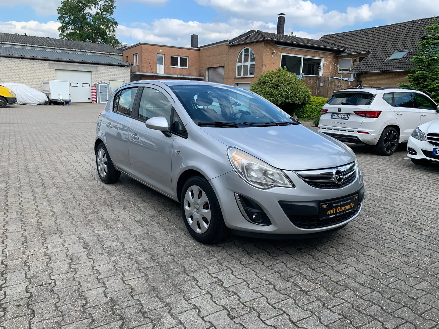 Opel Corsa Active1,2 Klima EFH Tüv neu Silber - 1