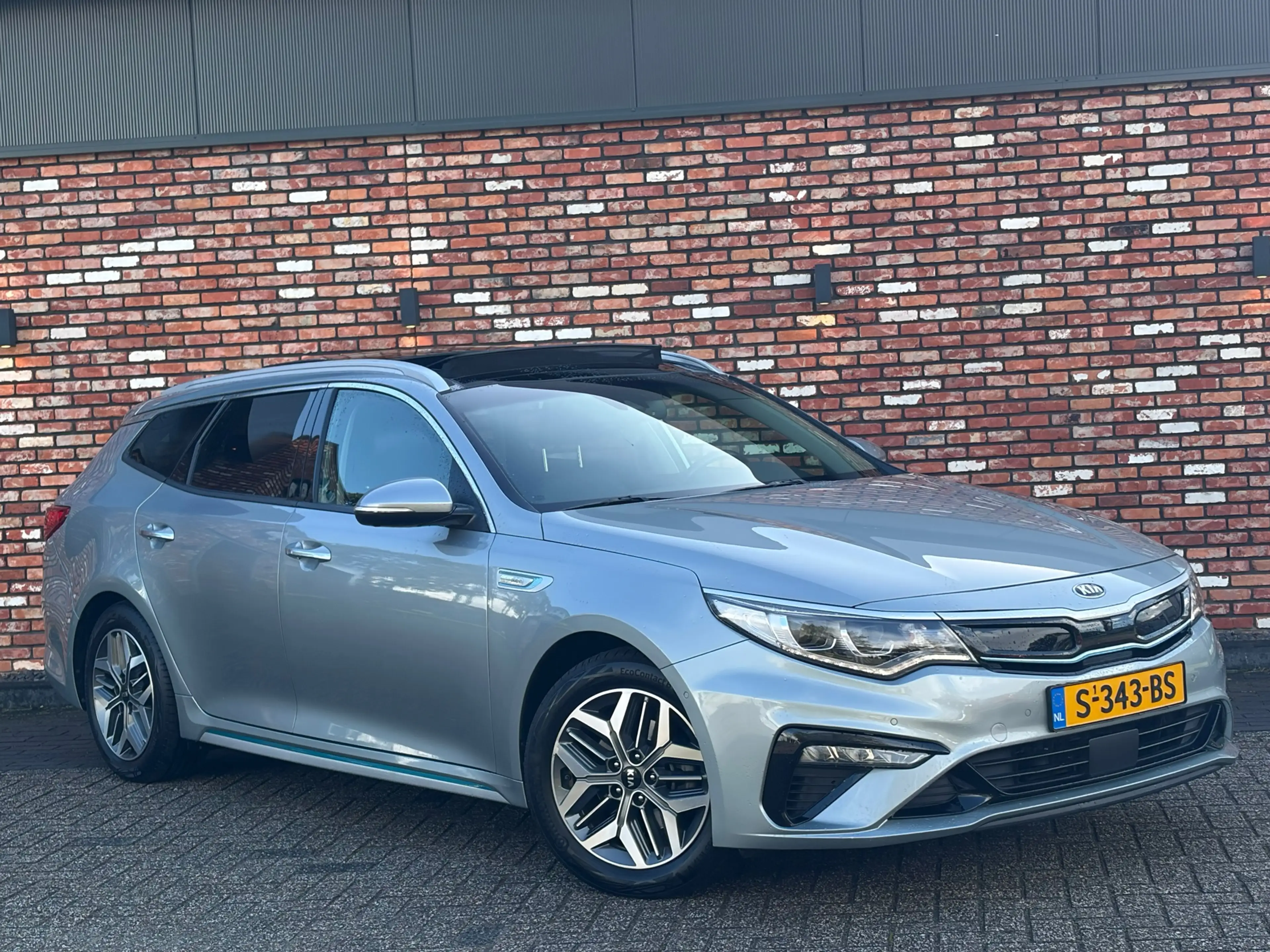 Kia Optima Sportswagon 2.0 GDI PHEV ExecutiveLine Pano Adap.C — photo 29