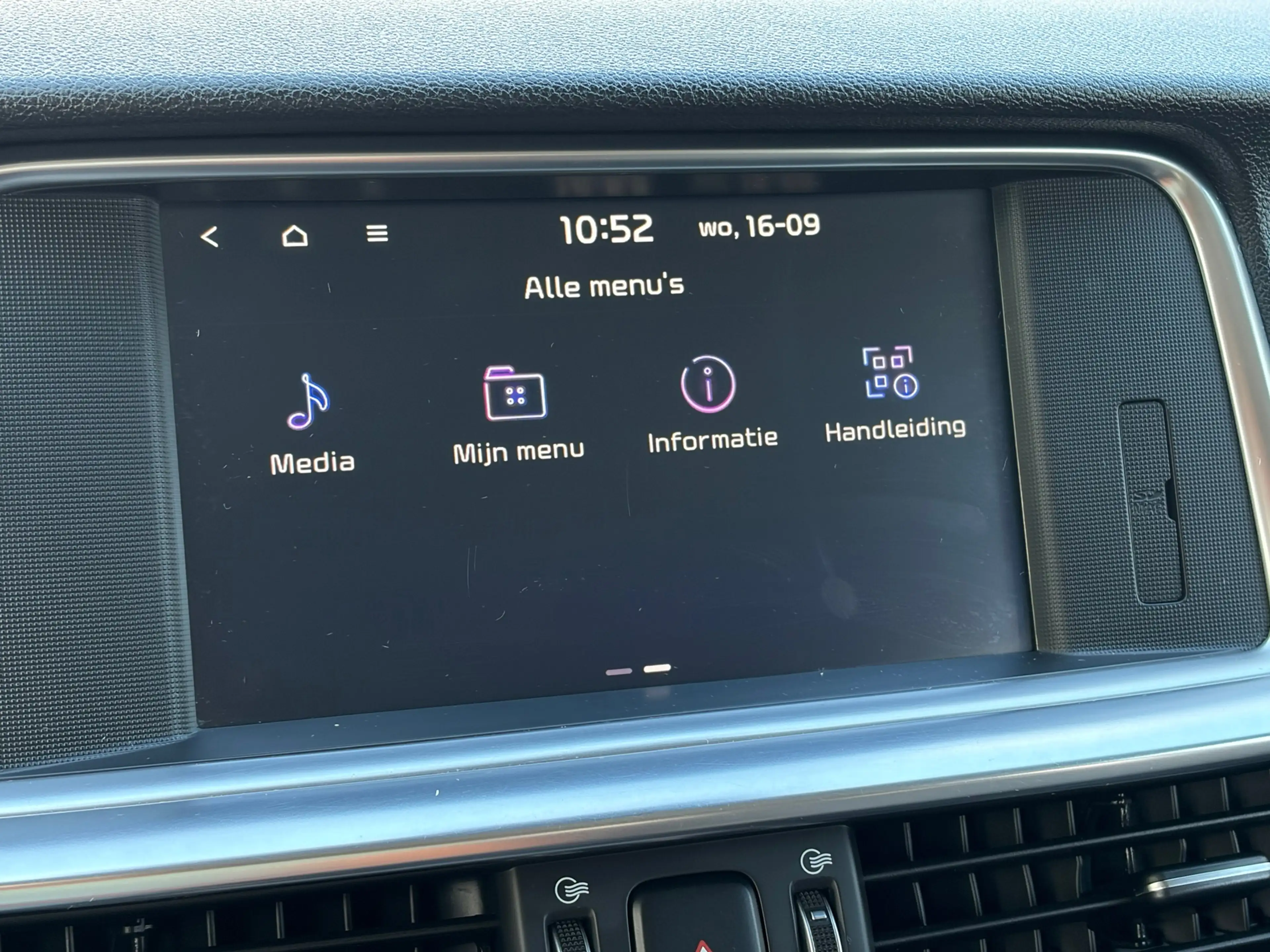 Kia Optima Sportswagon 2.0 GDI PHEV ExecutiveLine Pano Adap.C — photo 42