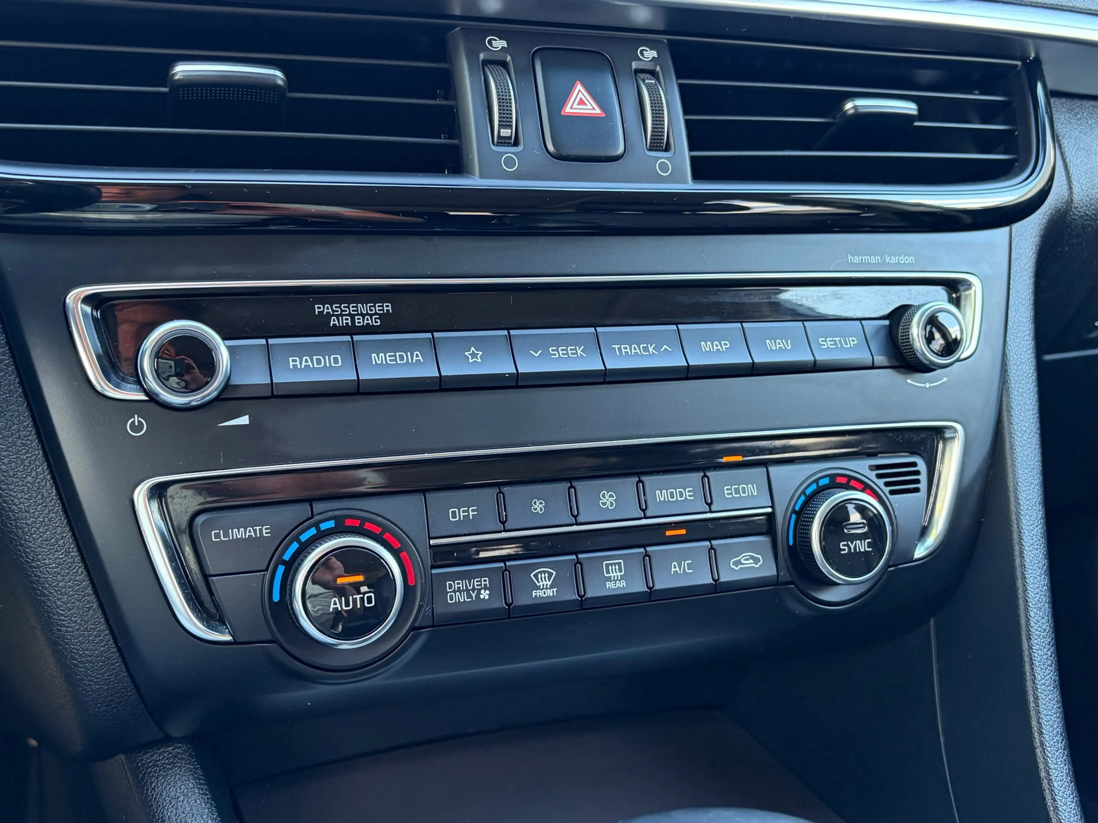 Kia Optima Sportswagon 2.0 GDI PHEV ExecutiveLine Pano Adap.C — photo 37