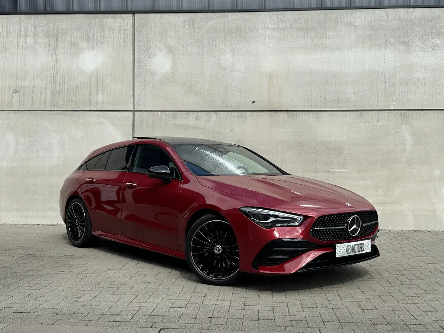 Mercedes-Benz CLA 200 Facelift Model*Shooting Brake AMG Line*PANO* Rouge - 1