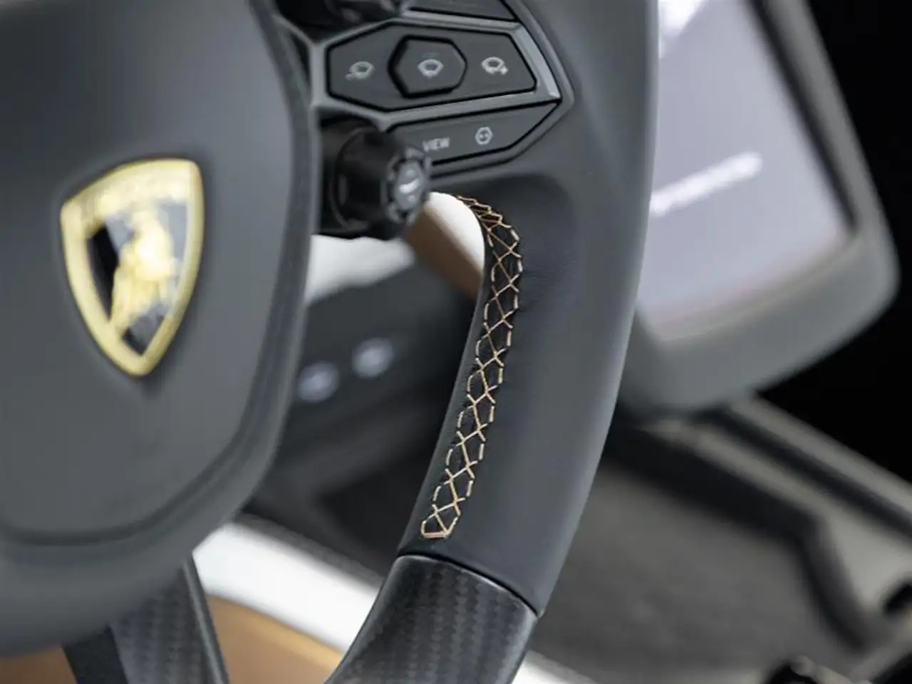 Lamborghini Revuelto снимка Lamborghini Revuelto
