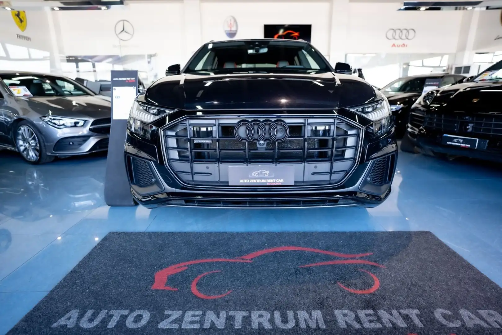 Audi Q8 S-LINE Nero - 2