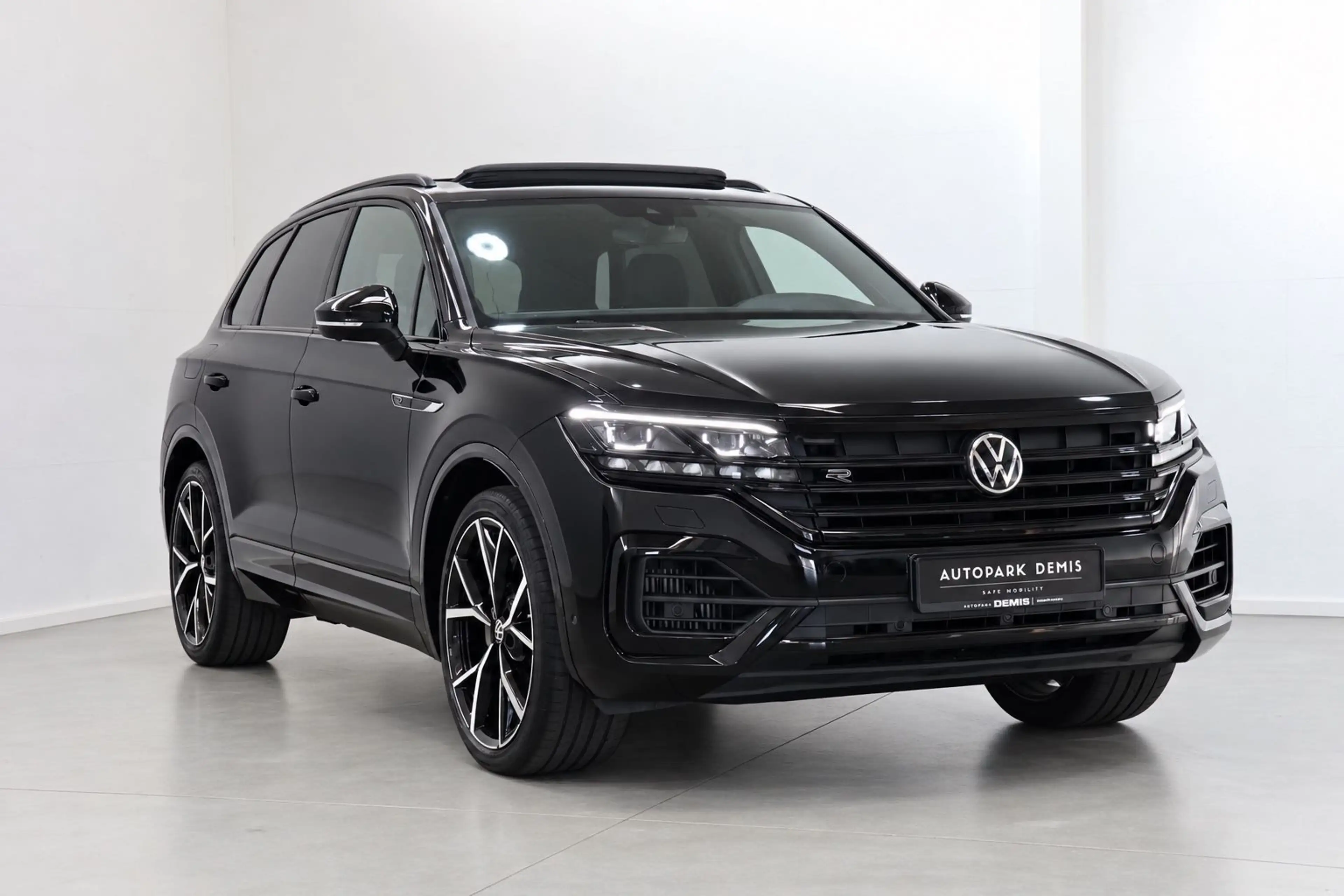 Volkswagen Touareg R-Line 4M/LUFT/ALLR/PANO/BLACK/AHK/STHZG — photo 4