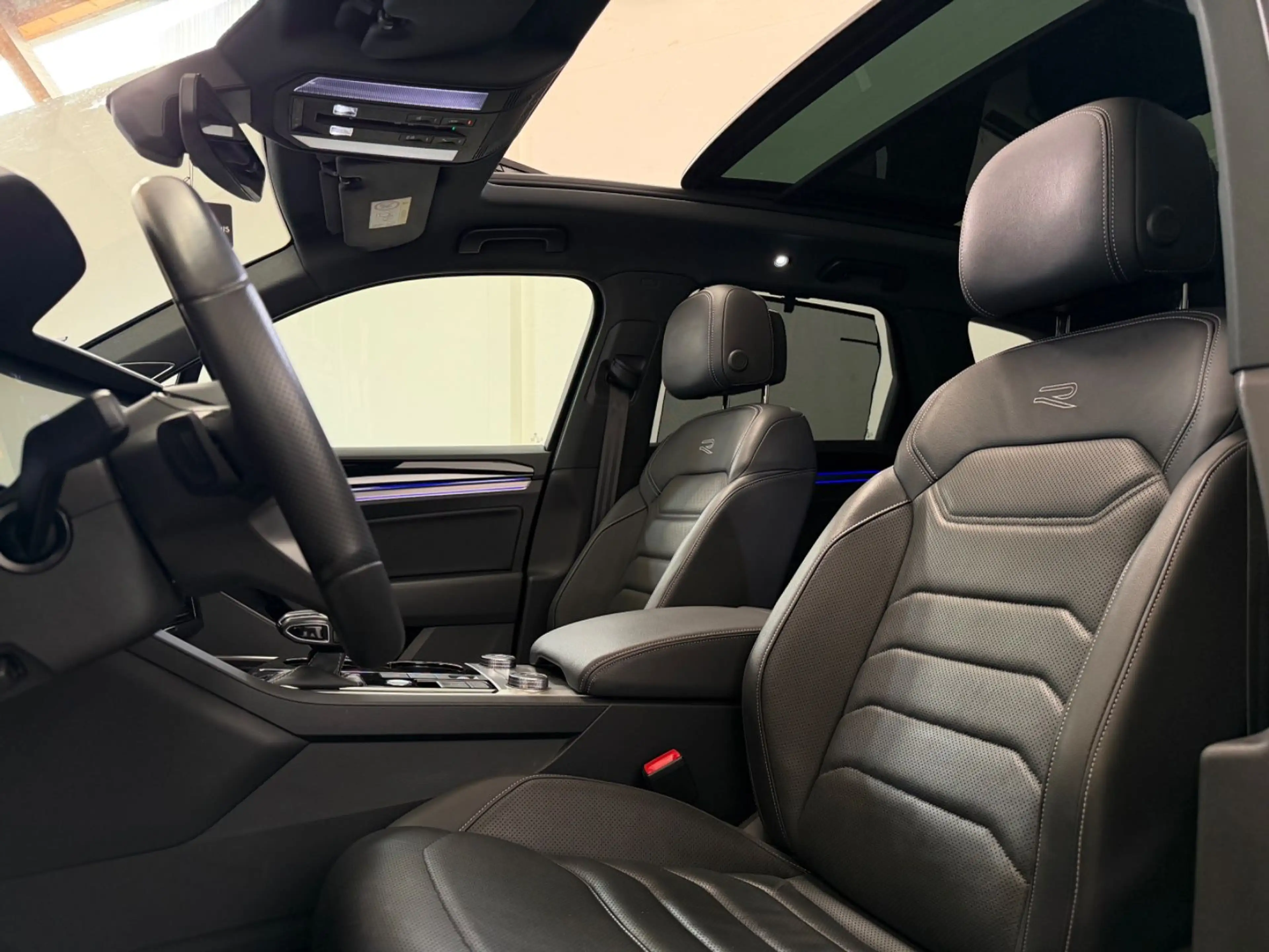 Volkswagen Touareg R-Line 4M/LUFT/ALLR/PANO/BLACK/AHK/STHZG — photo 9