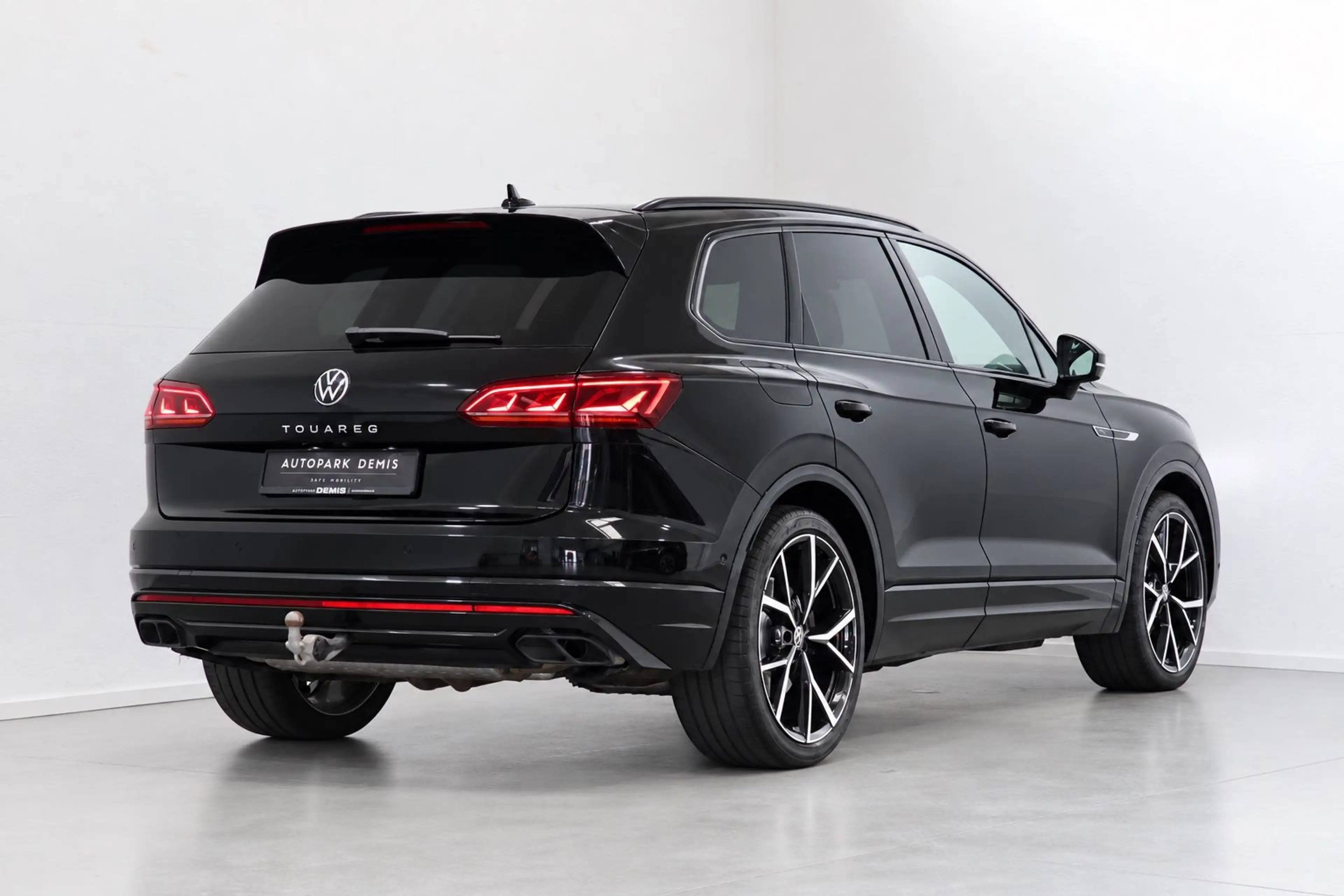 Volkswagen Touareg R-Line 4M/LUFT/ALLR/PANO/BLACK/AHK/STHZG — photo 7