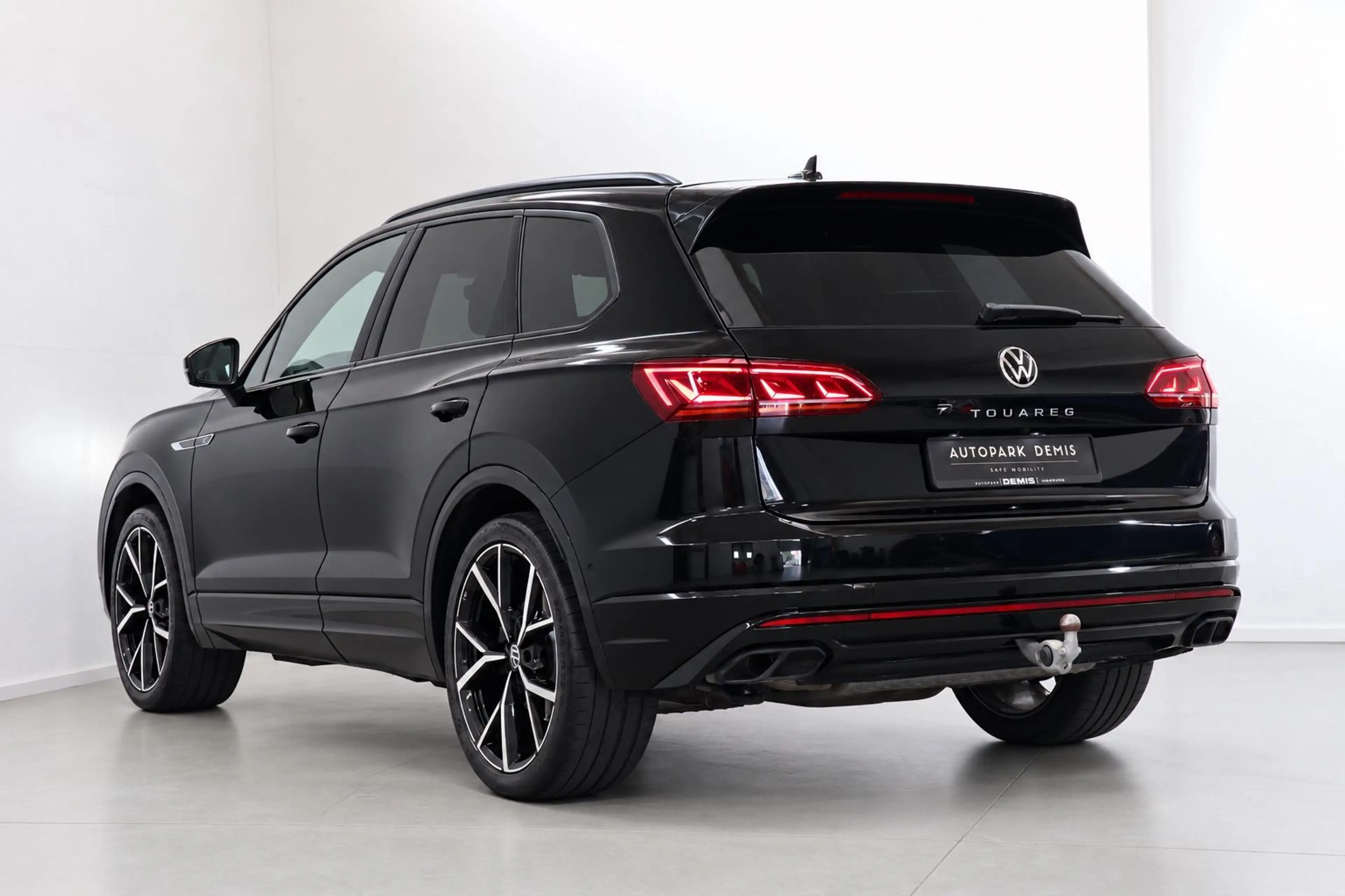 Volkswagen Touareg R-Line 4M/LUFT/ALLR/PANO/BLACK/AHK/STHZG — photo 5