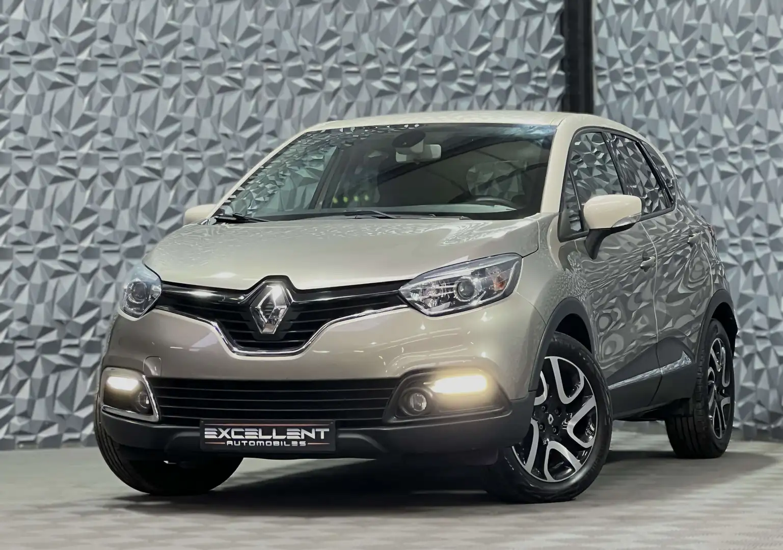 Renault Captur 1.5 dCi/LED/BLUETOOTH/GPS/JANTES/PDC/GARANTIE 12 M Beige - 1