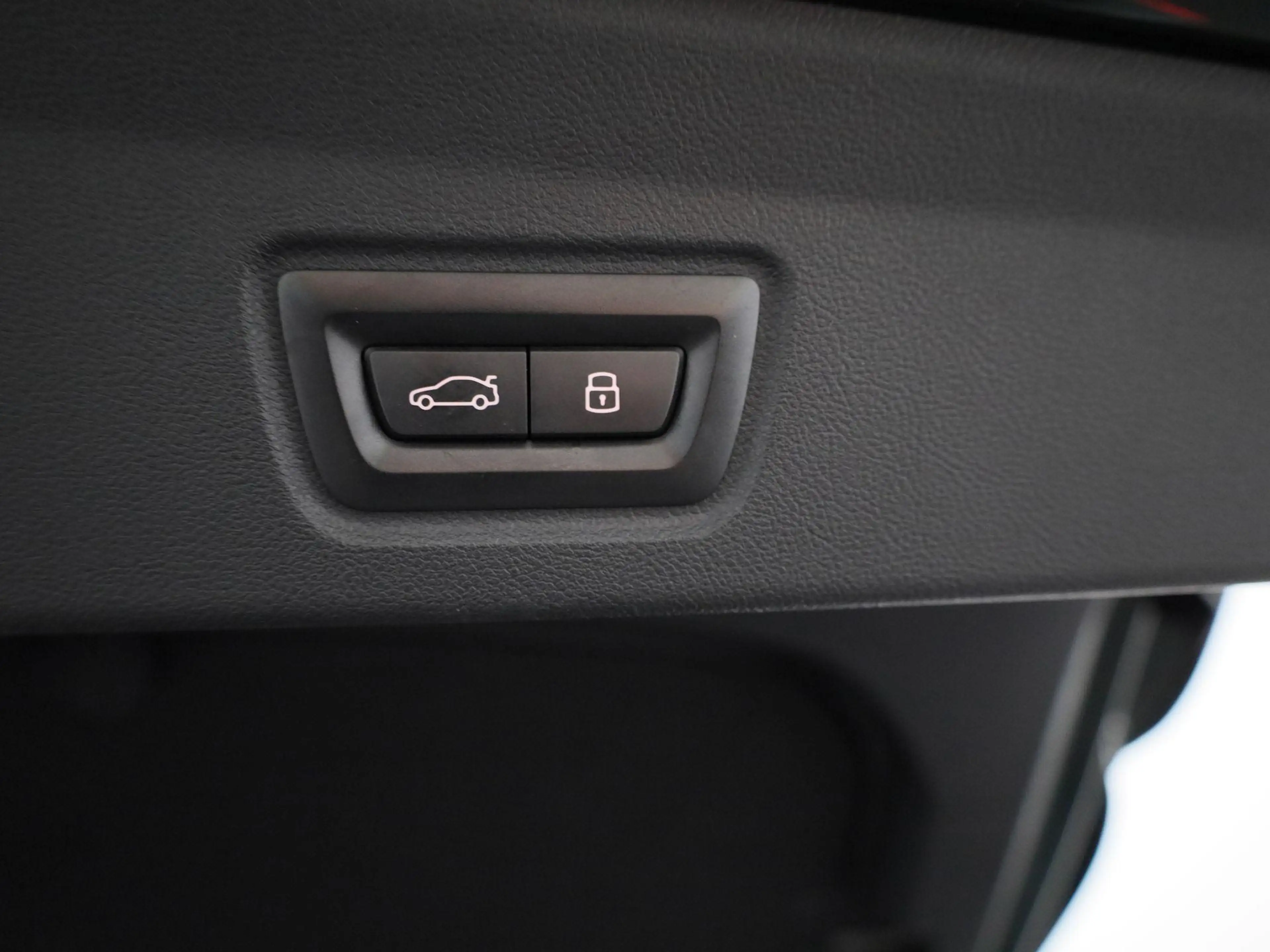 BMW i4 eDrive40 High Executive 84 kWh — photo 12