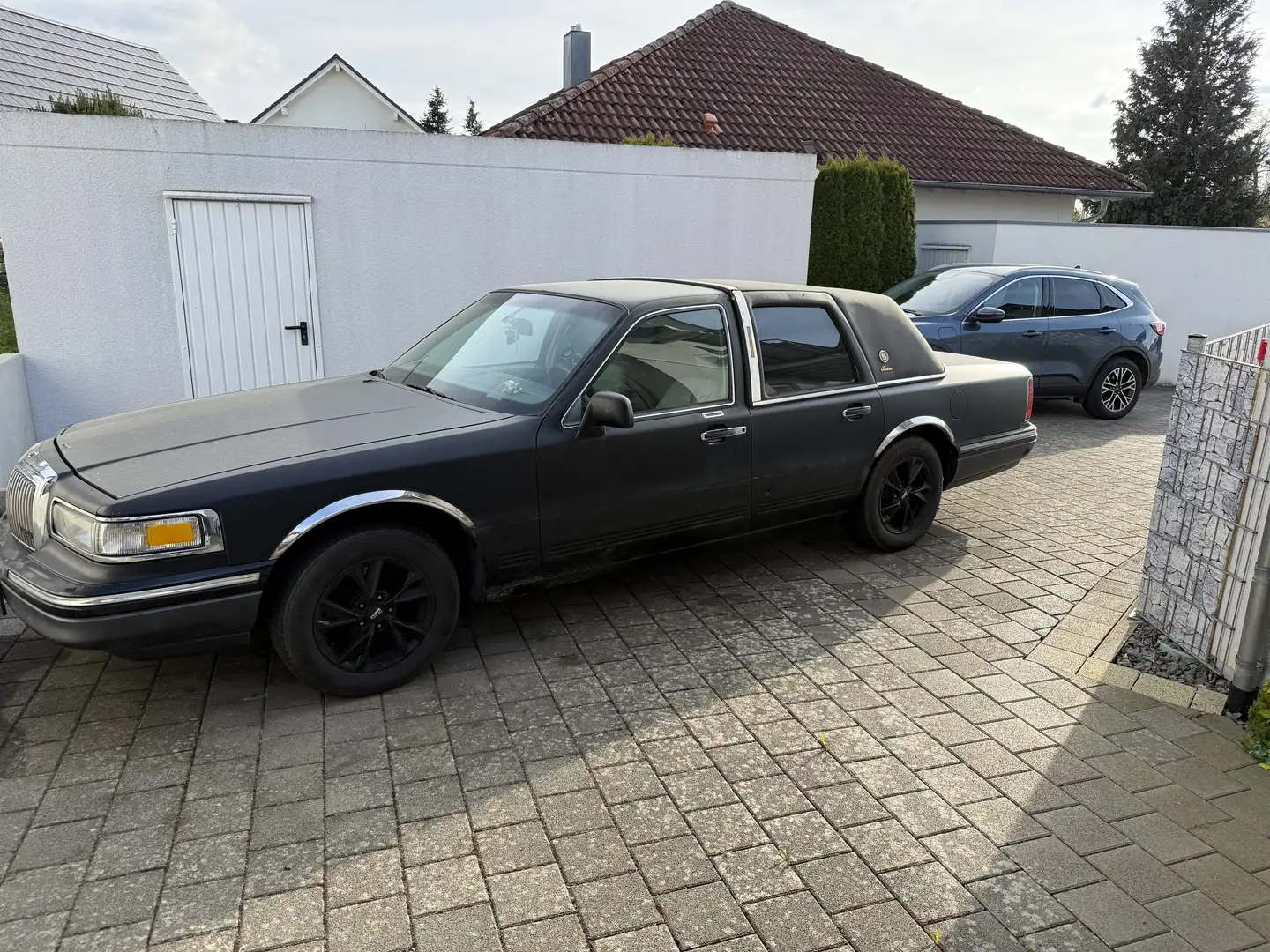 Lincoln Town Car Signiture Schwarz - 2