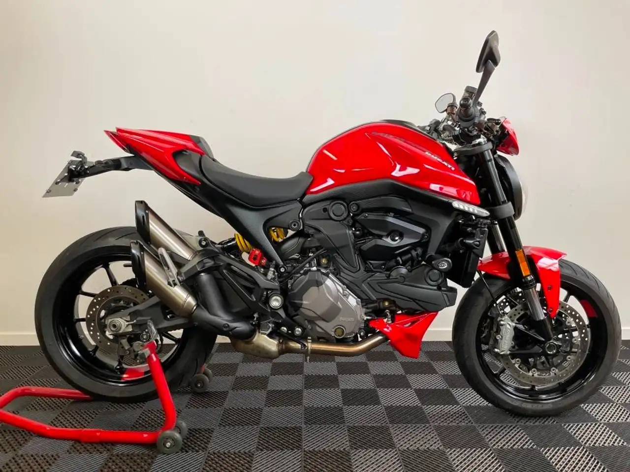 Ducati Monster 937