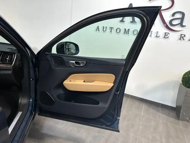 Volvo XC60 view 7