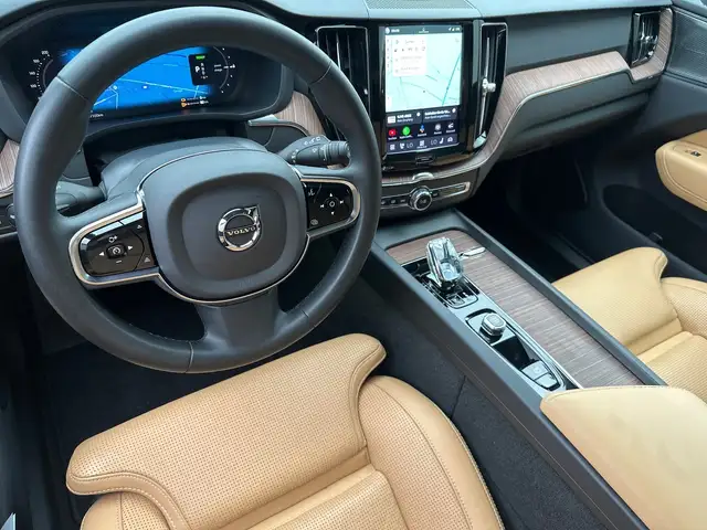 Volvo XC60 view 11