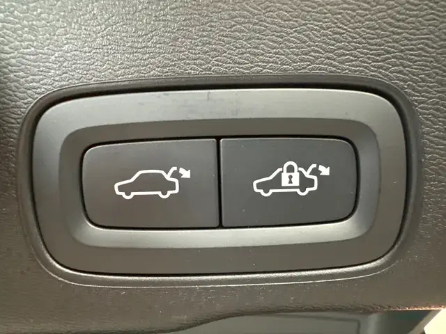 Volvo XC60 view 9