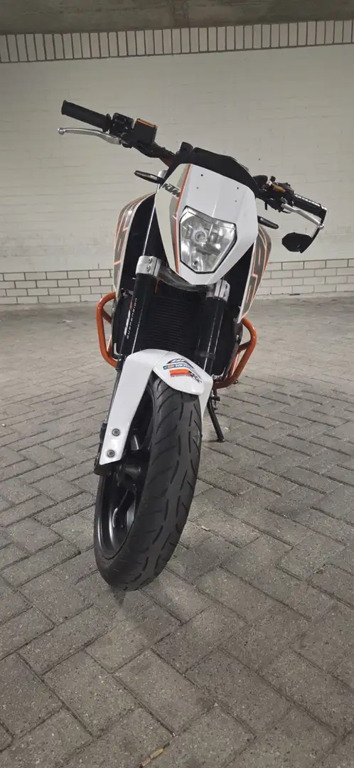 KTM 690 Duke Let op! motor heeft schade Bílá - 1