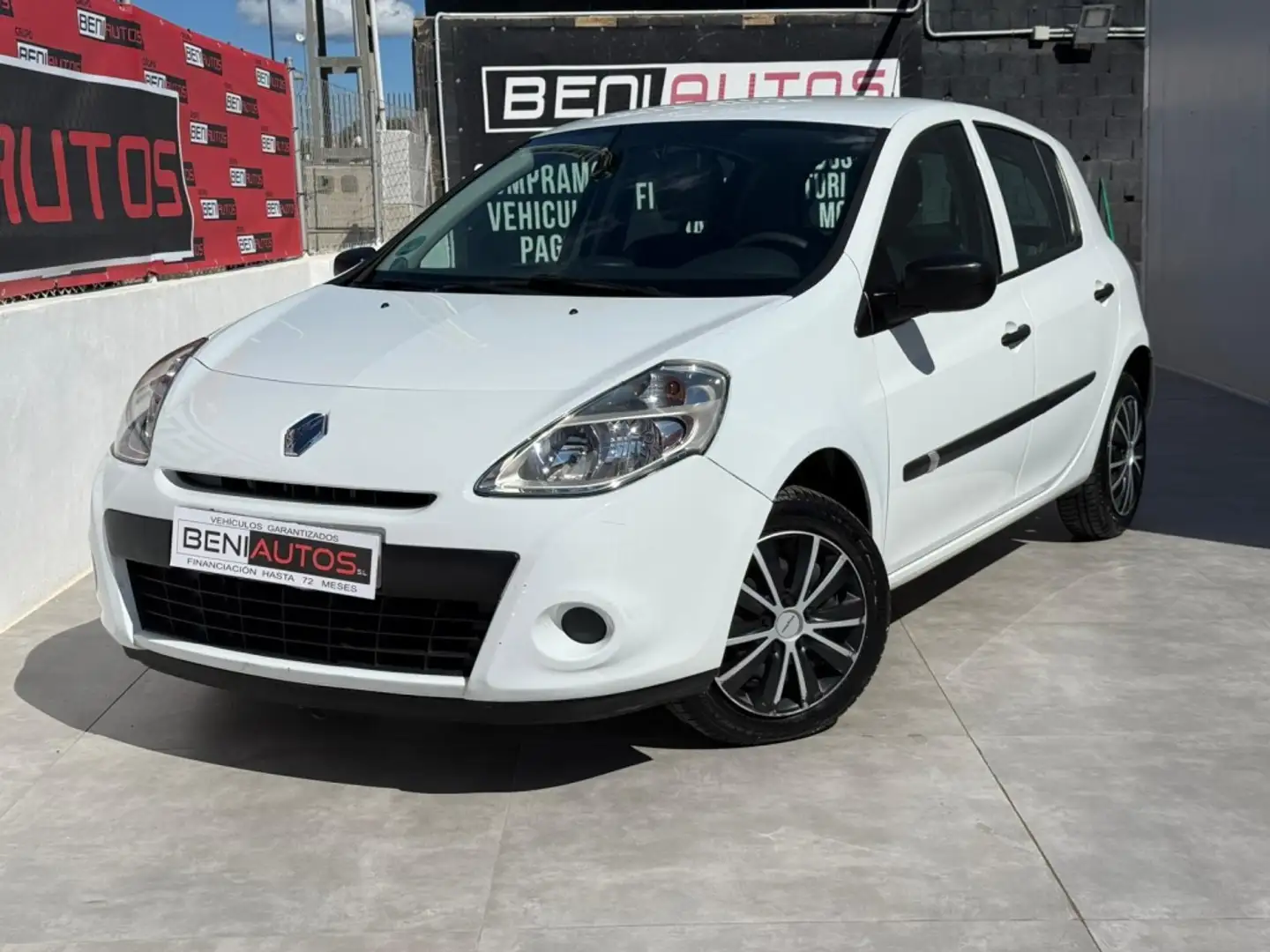 Renault Clio 1.2 16v Authentique Blanco - 1