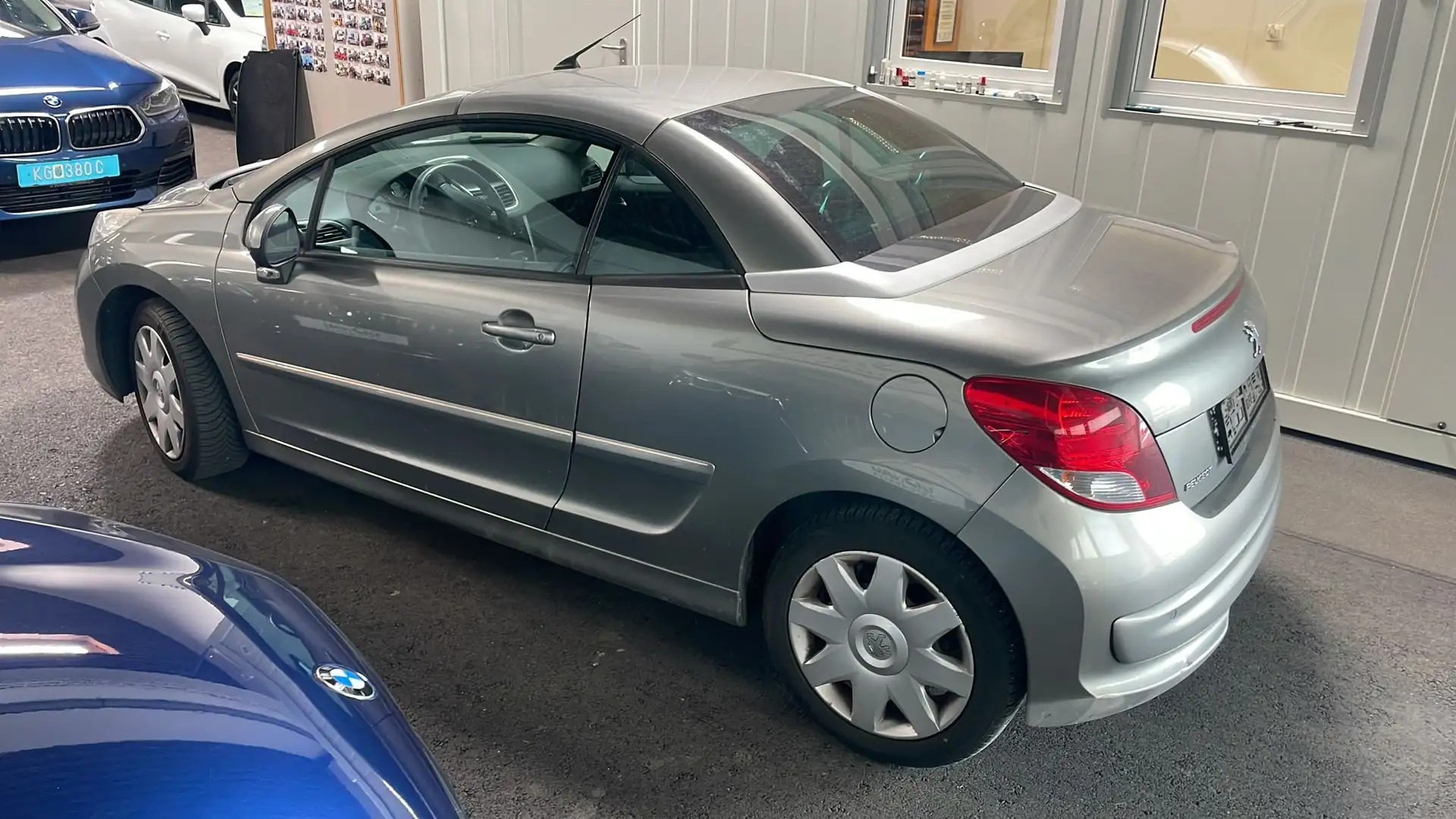 Peugeot 207 207 CC Active 1,6 VTi 16V Active Grau - 2