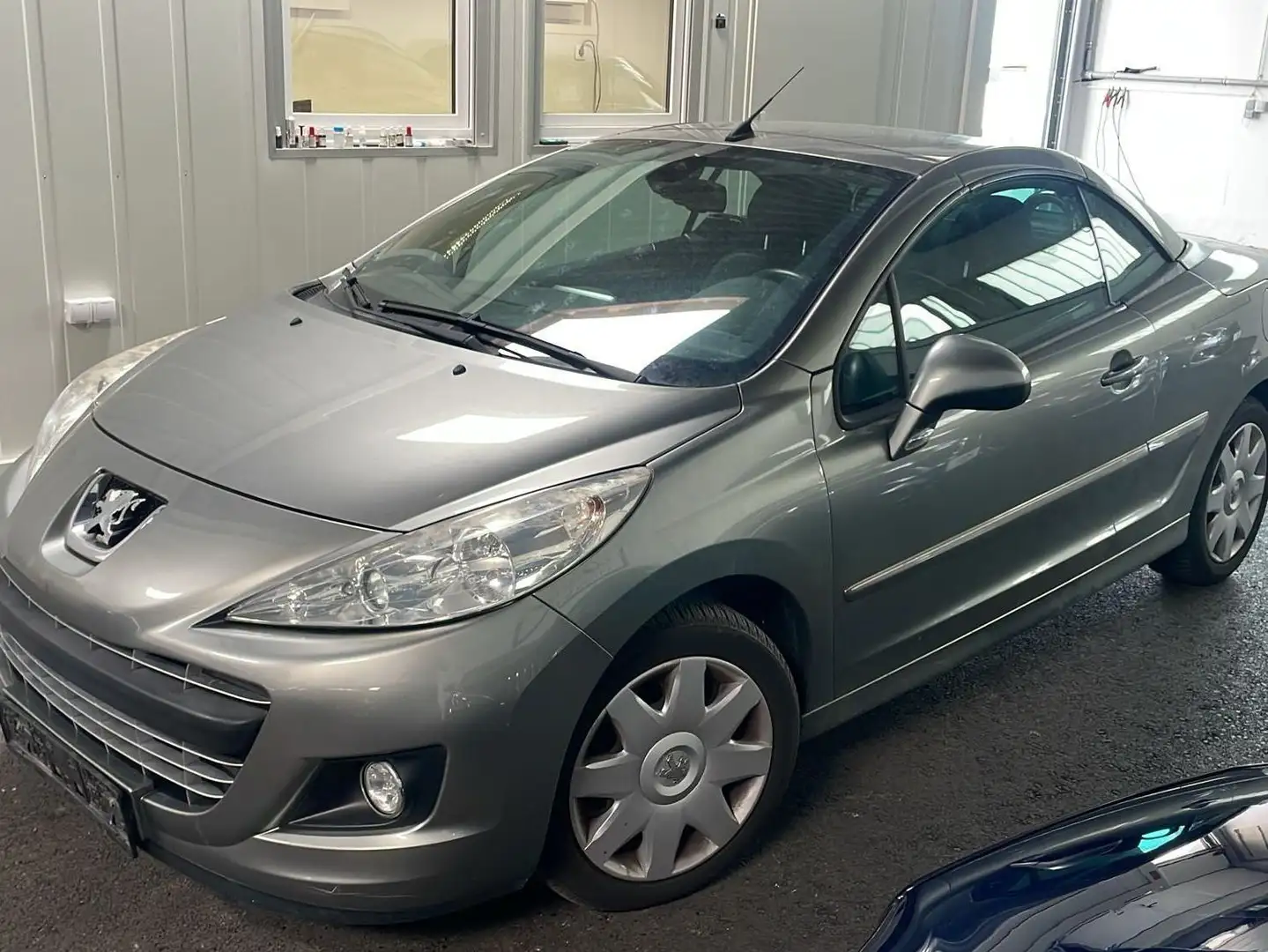 Peugeot 207 207 CC Active 1,6 VTi 16V Active Grau - 1